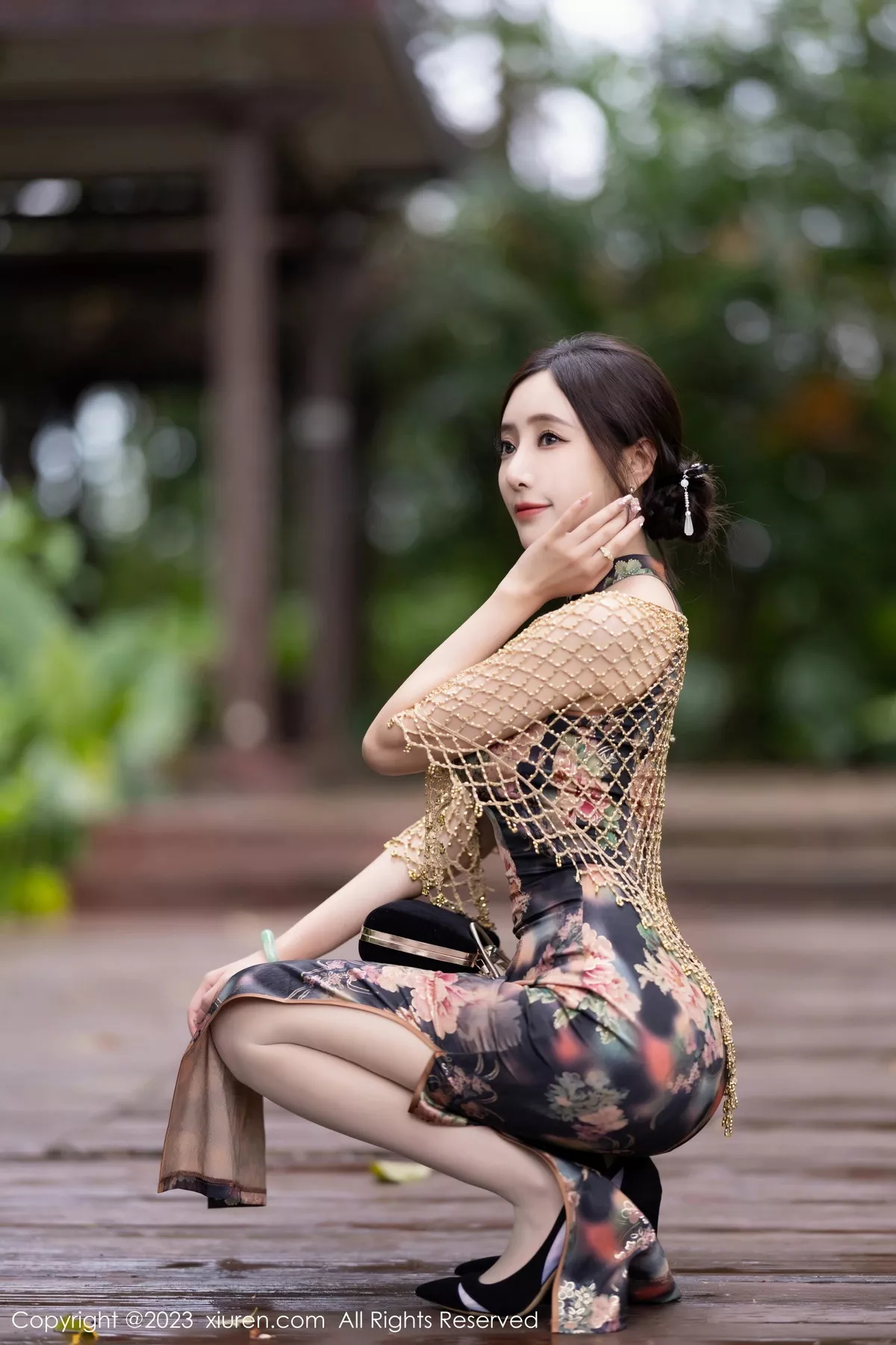 秀人集.com_[XiuRen秀人网]No.7495_女神王馨瑶yanni性感花纹旗袍露淡紫色内衣配开档肉丝诱惑写真81P