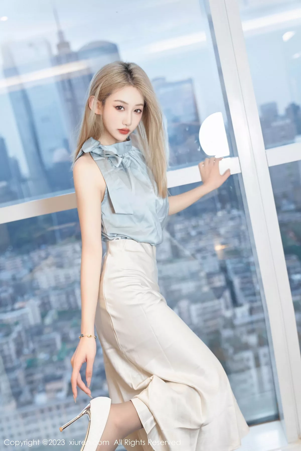 秀人集.com_[XiuRen秀人网]No.7500_模特沈青黛性感白色蕾丝内衣配超薄灰丝秀完美身材诱惑写真100P