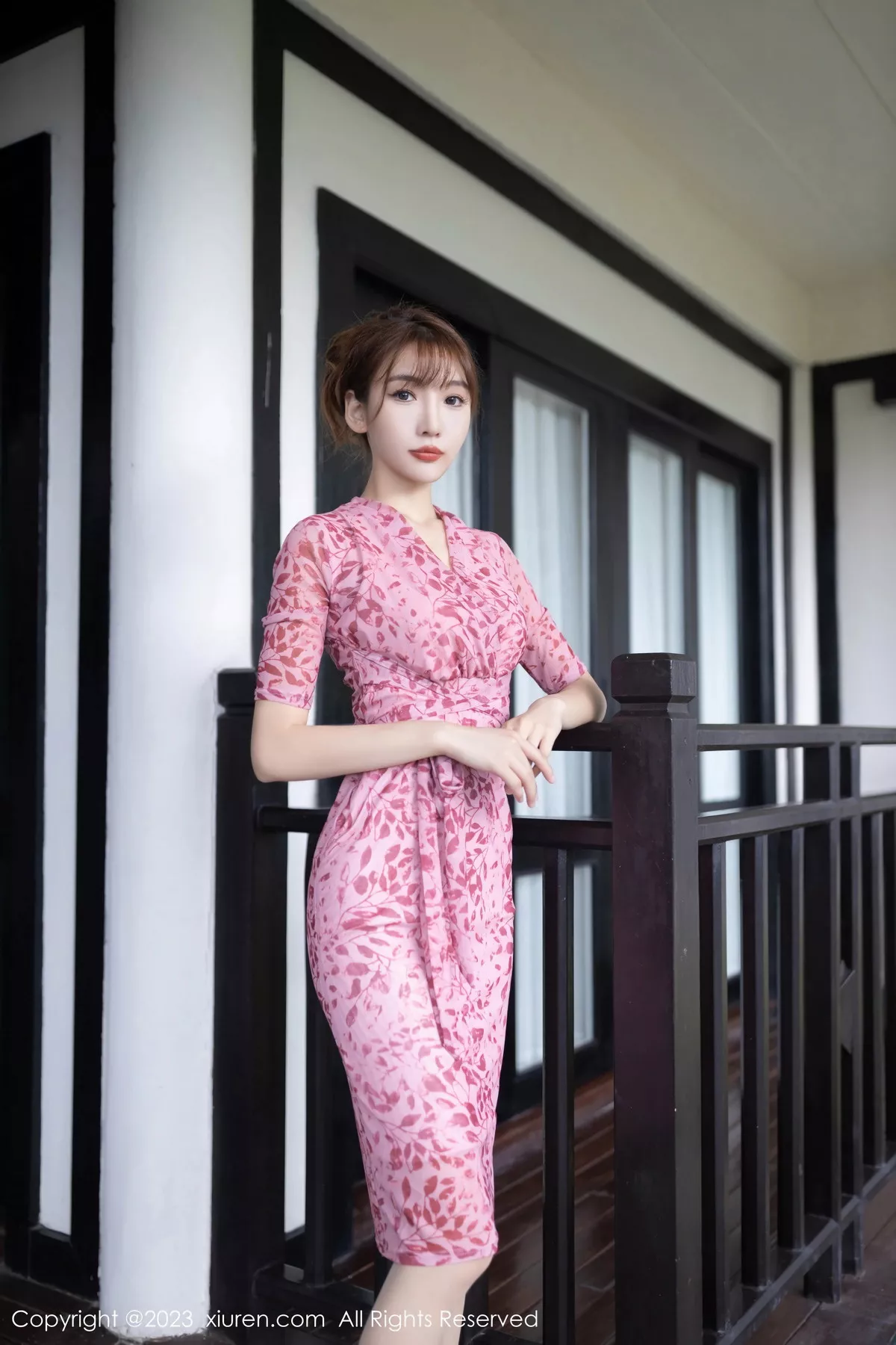 秀人集.com_[XiuRen秀人网]No.7501_模特陆萱萱性感粉色蕾丝内衣配超薄无内肉丝秀惹火身材诱惑写真77P