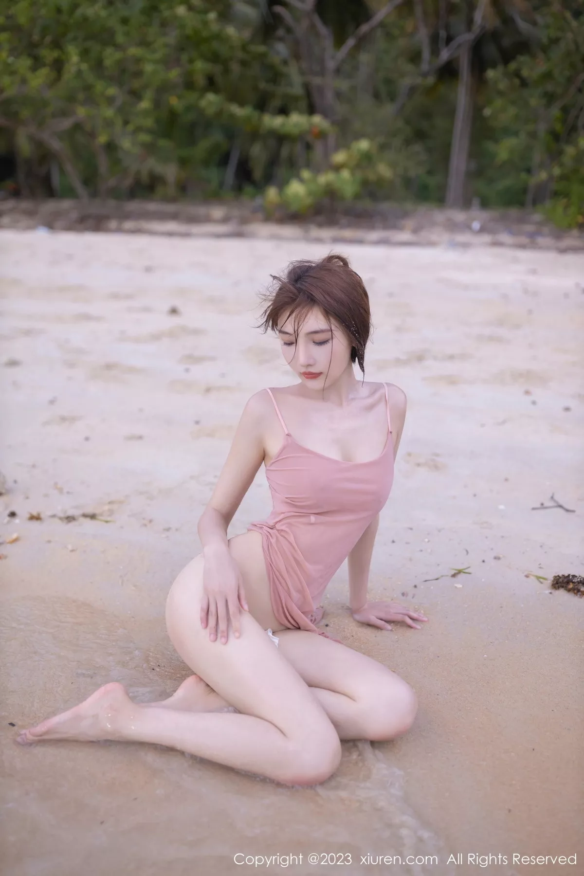 秀人集.com_[XiuRen秀人网]No.7501_模特陆萱萱性感粉色蕾丝内衣配超薄无内肉丝秀惹火身材诱惑写真77P