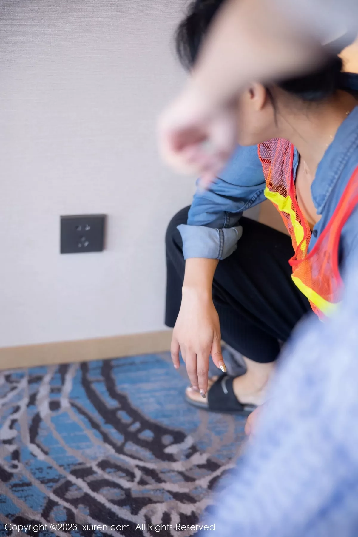 秀人集.com_[XiuRen秀人网]No.7509_模特幼幼性感蓝白格子萝莉裙服饰多面视角秀完美身材诱惑写真110P