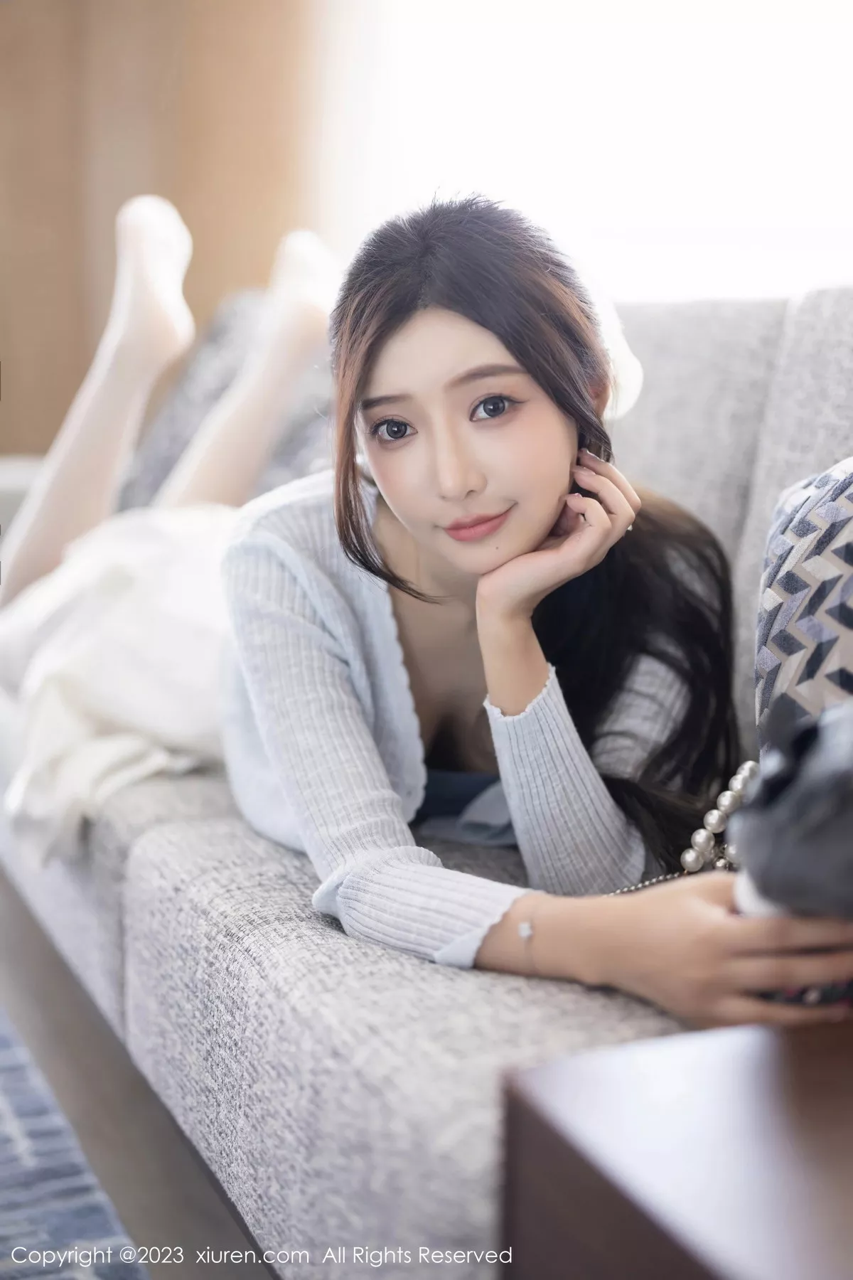 秀人集.com_[XiuRen秀人网]No.7515_女神王馨瑶yanni性感浅色服饰配短裙露白丝吊袜秀美腿诱惑写真82P