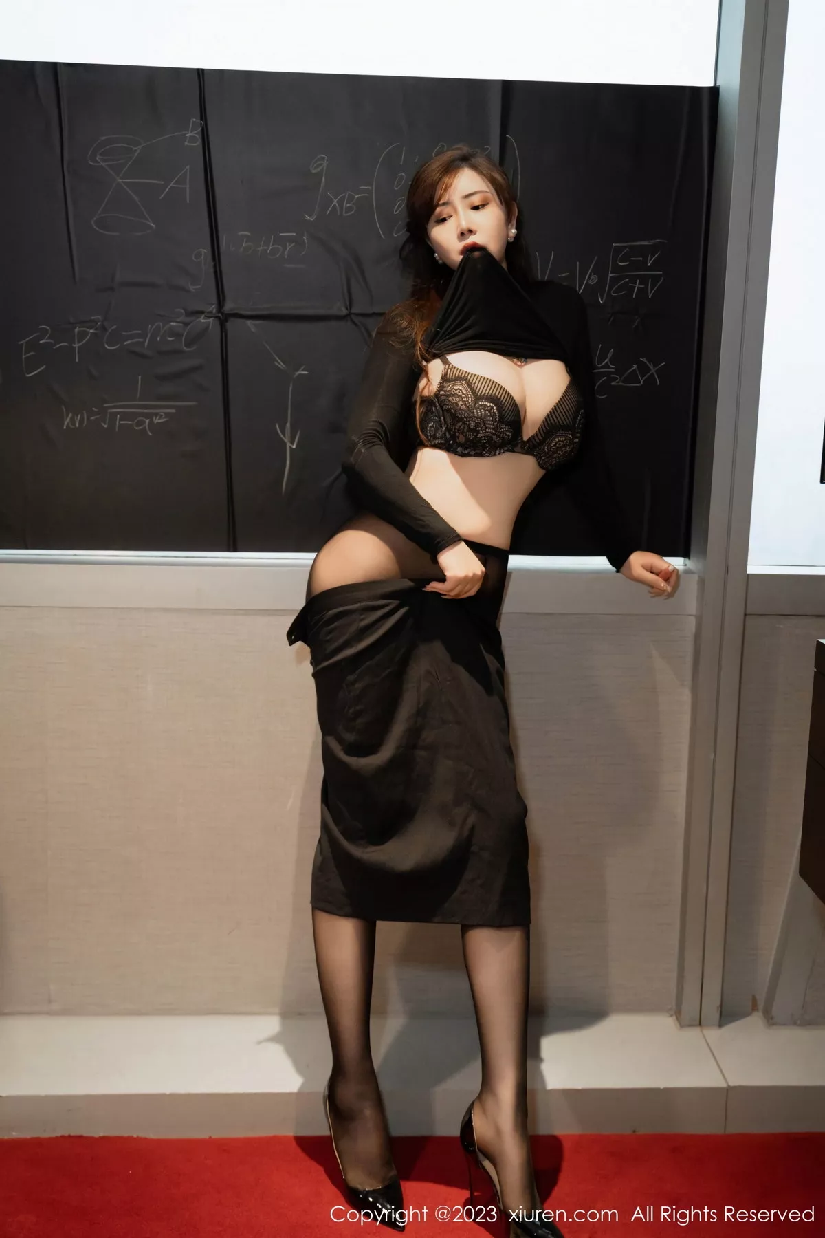 秀人集.com_[XiuRen秀人网]No.7513_模特王婉悠Queen黑色蕾丝内衣配超薄黑丝秀丰满身材诱惑写真60P