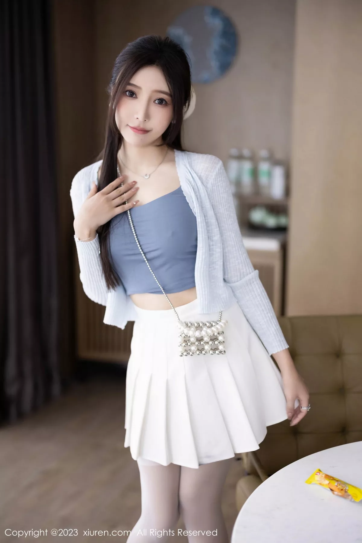 秀人集.com_[XiuRen秀人网]No.7515_女神王馨瑶yanni性感浅色服饰配短裙露白丝吊袜秀美腿诱惑写真82P