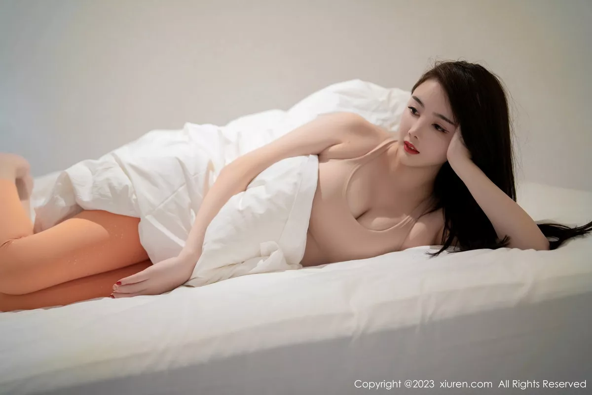 秀人集.com_[XiuRen秀人网]No.7517_模特Summer宝宝红色露肩连衣长裙配肉丝袜秀曼妙身姿诱惑写真62P