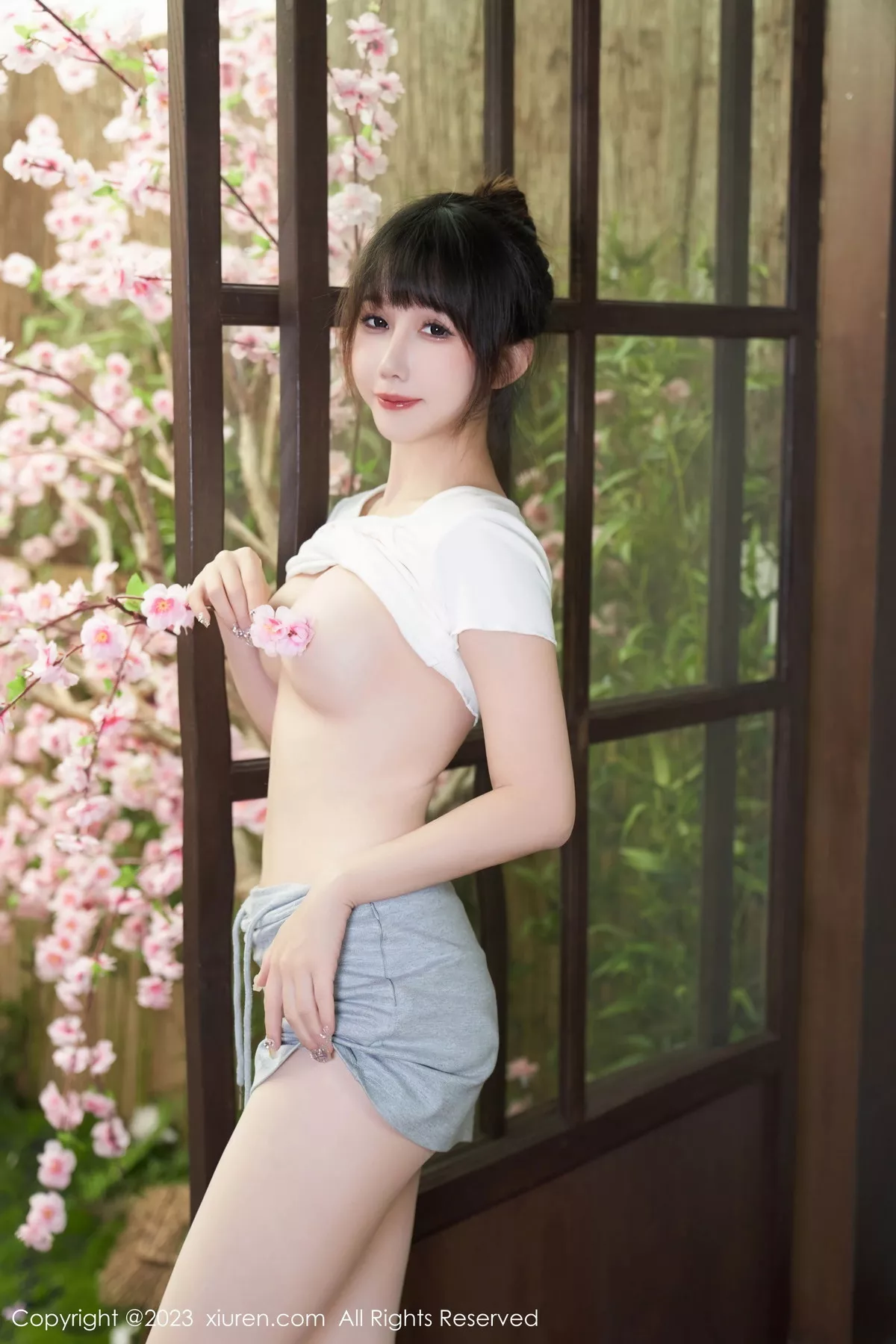 秀人集.com_[XiuRen秀人网]No.7519_模特波巧酱性感白色短T配灰色短裙露超薄肉丝秀美腿诱惑写真88P