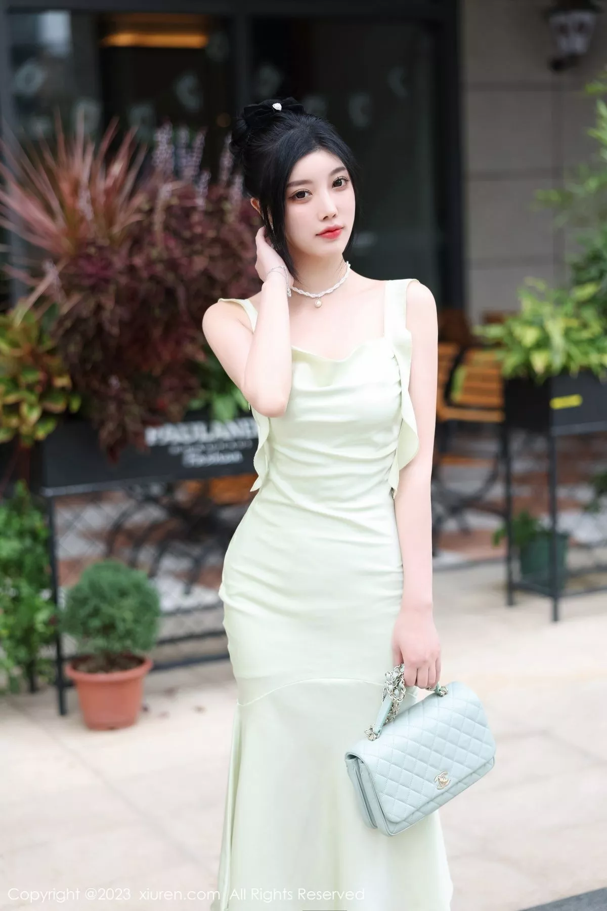 秀人集.com_[XiuRen秀人网]No.7410_女神杨晨晨Yome淡绿连衣长裙+轻透薄纱情趣旗袍惹火诱惑写真82P