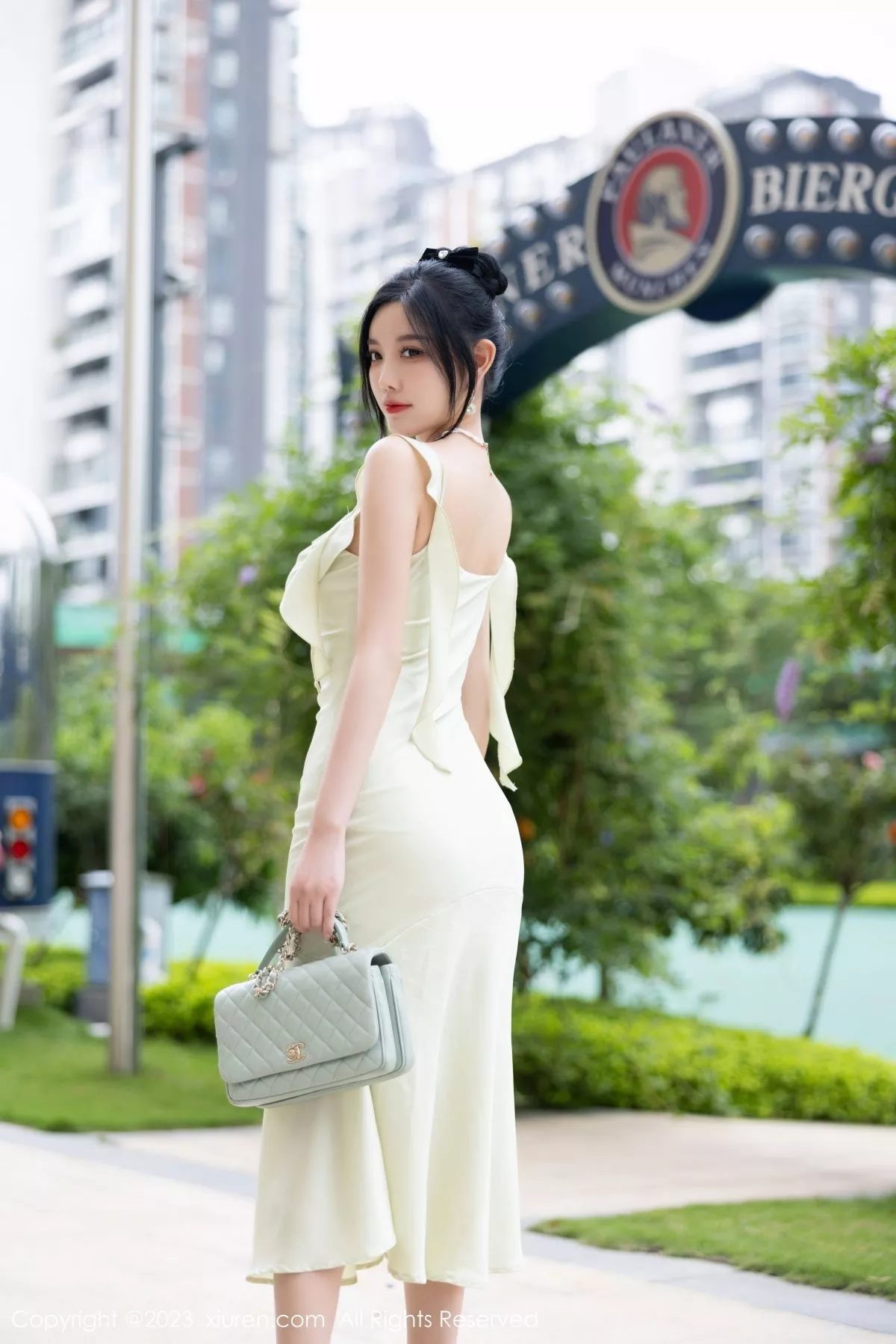 秀人集.com_[XiuRen秀人网]No.7410_女神杨晨晨Yome淡绿连衣长裙+轻透薄纱情趣旗袍惹火诱惑写真82P