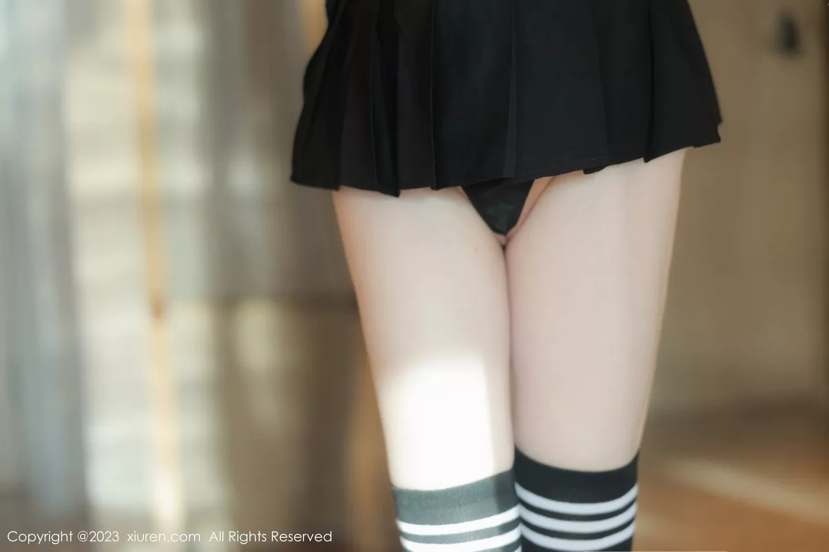秀人集.com_[XiuRen秀人网]No.7534_模特林悠悠性感短款白T配黑色短裙半撩秀翘臀美腿惹火诱惑写真81P