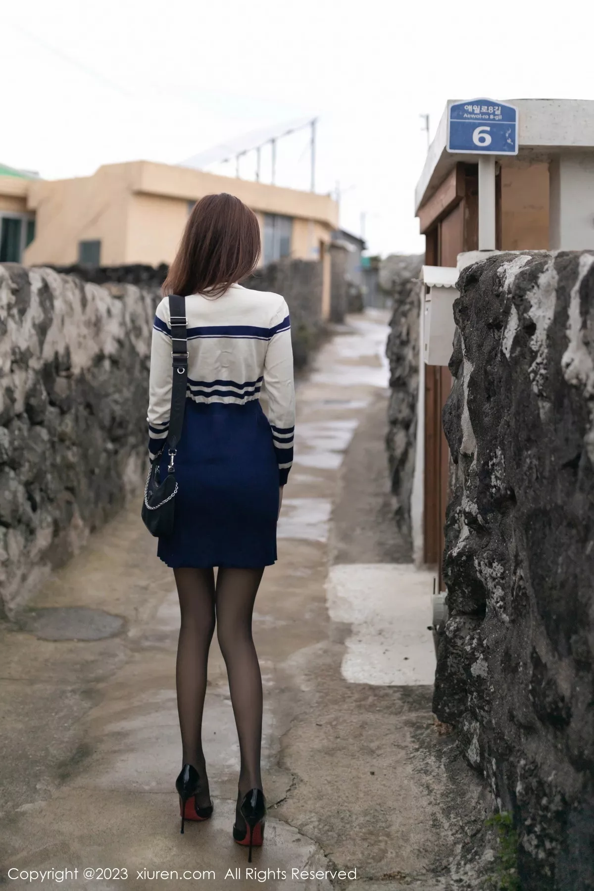 秀人集.com_[XiuRen秀人网]No.7606_模特陆萱萱蓝白拼色连衣短裙露玫红色内衣配超薄黑丝性感写真79P