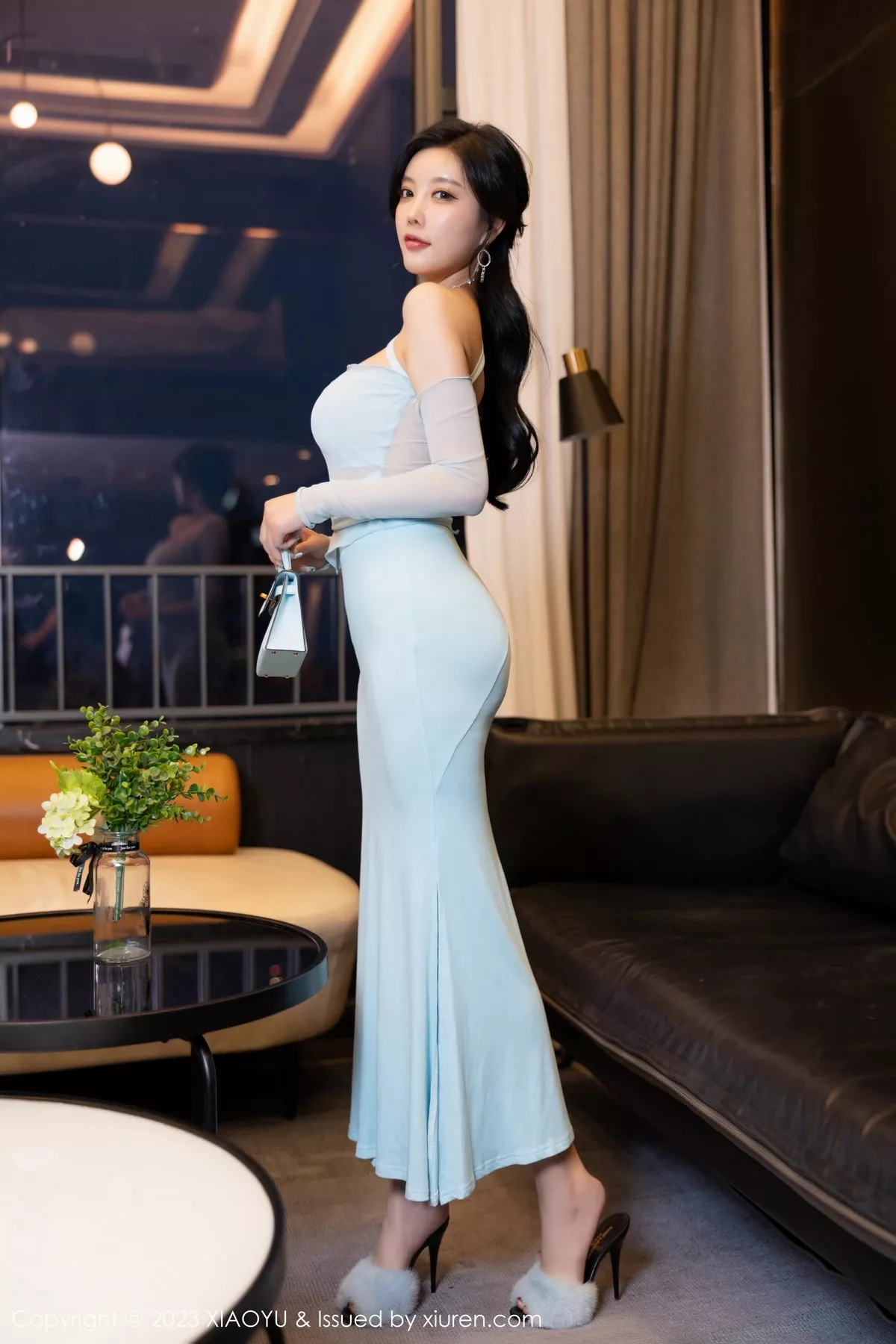 秀人集.com_[XiaoYu画语界]Vol.1139_女神杨晨晨Yome性感淡蓝连衣长裙配蕾丝袜秀丰腴身姿迷人写真84P