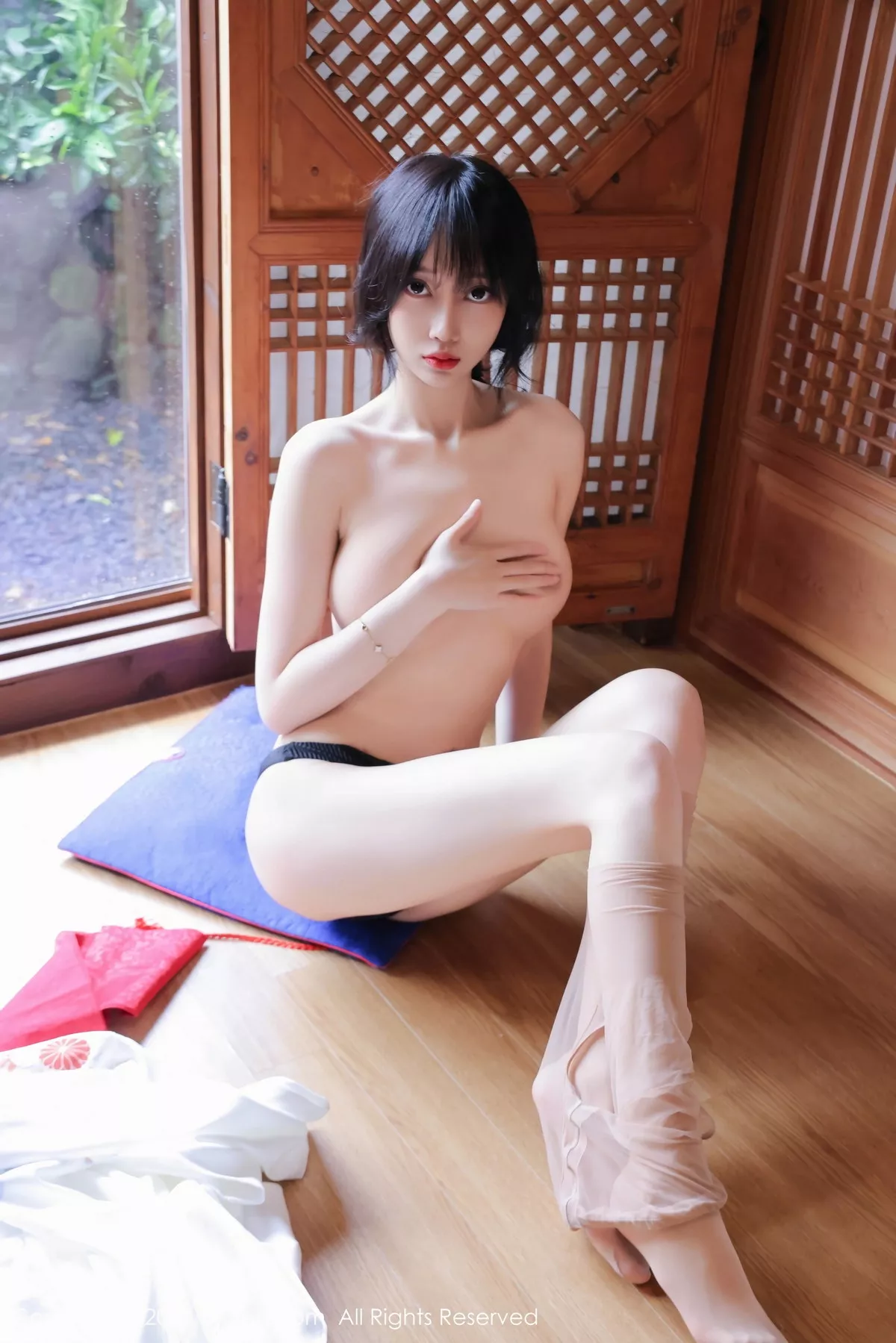 秀人集.com_[XiuRen秀人网]No.7610_模特玥儿玥er性感白色日式和服配开档肉丝秀完美身材诱惑写真60P