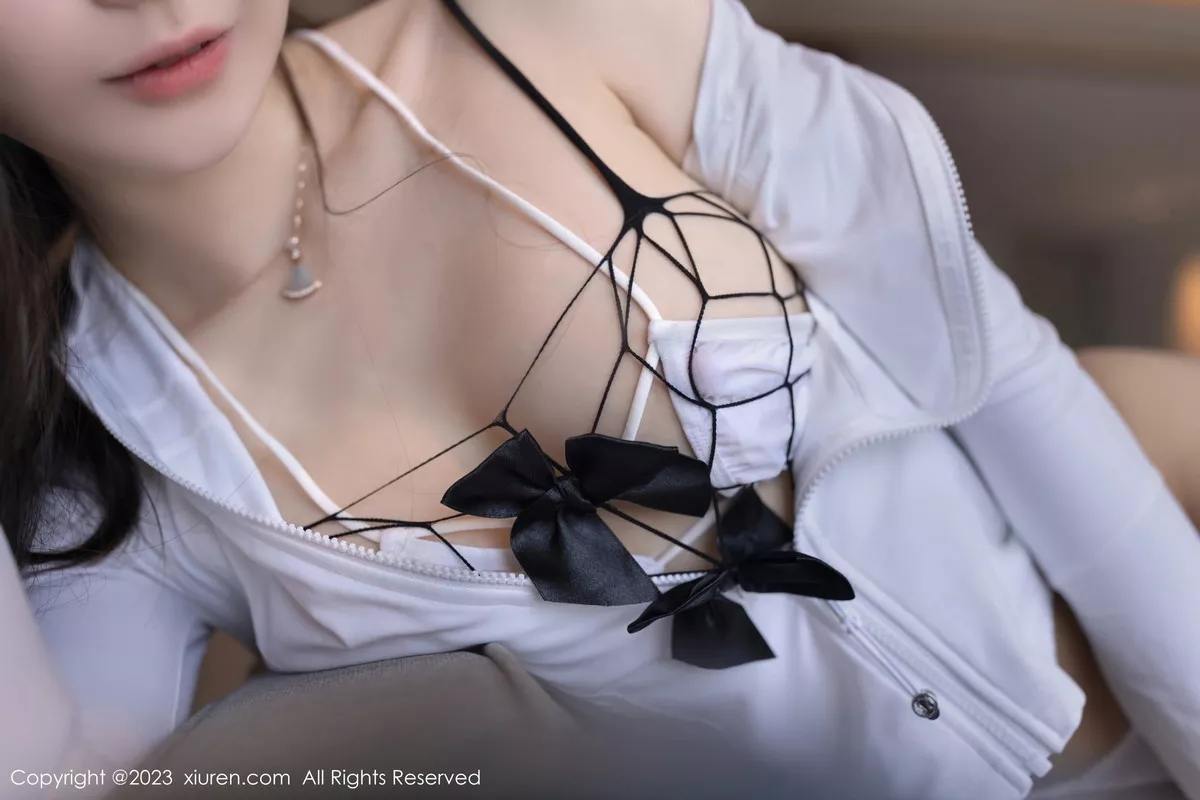 秀人集.com_[XiuRen秀人网]No.7639_模特小逗逗性感黑色网格情趣服饰配白色内衣秀曼妙身姿诱惑写真80P