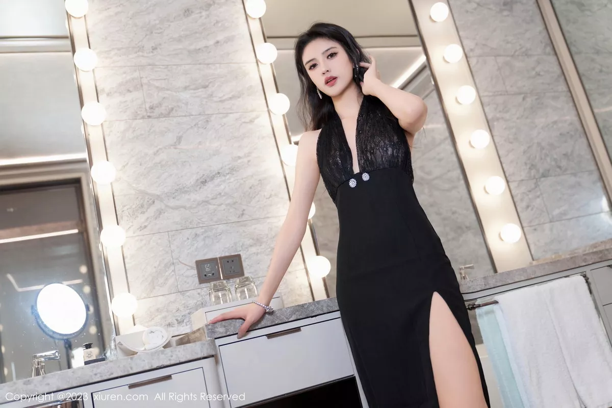 秀人集.com_[XiuRen秀人网]No.7638_模特浅浅Danny性感黑色长礼裙半撩秀白嫩翘臀美腿完美诱惑写真66P