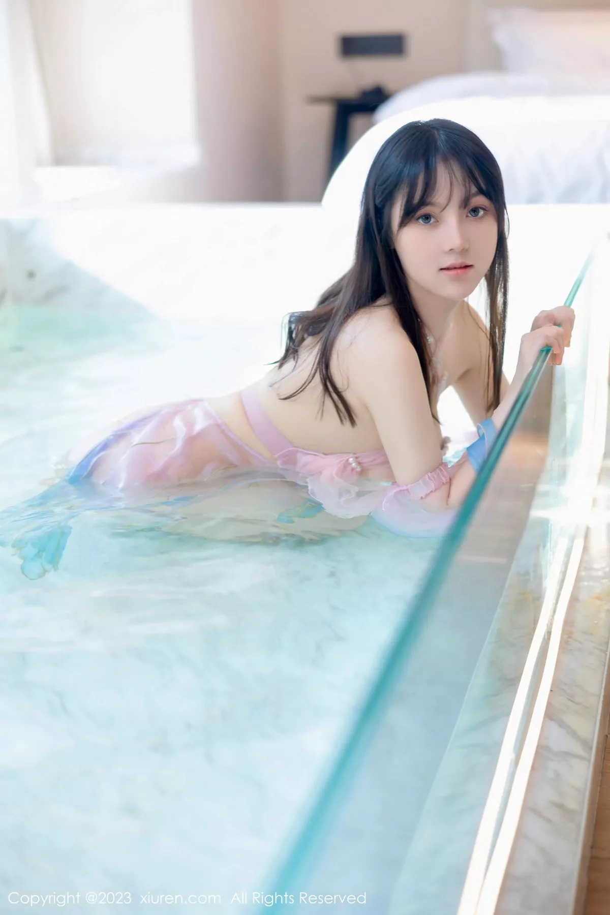 秀人集.com_[XiuRen秀人网]No.7650_模特豆瓣酱泳池场景性感粉色情趣服饰秀丰满身材惹火诱惑写真77P
