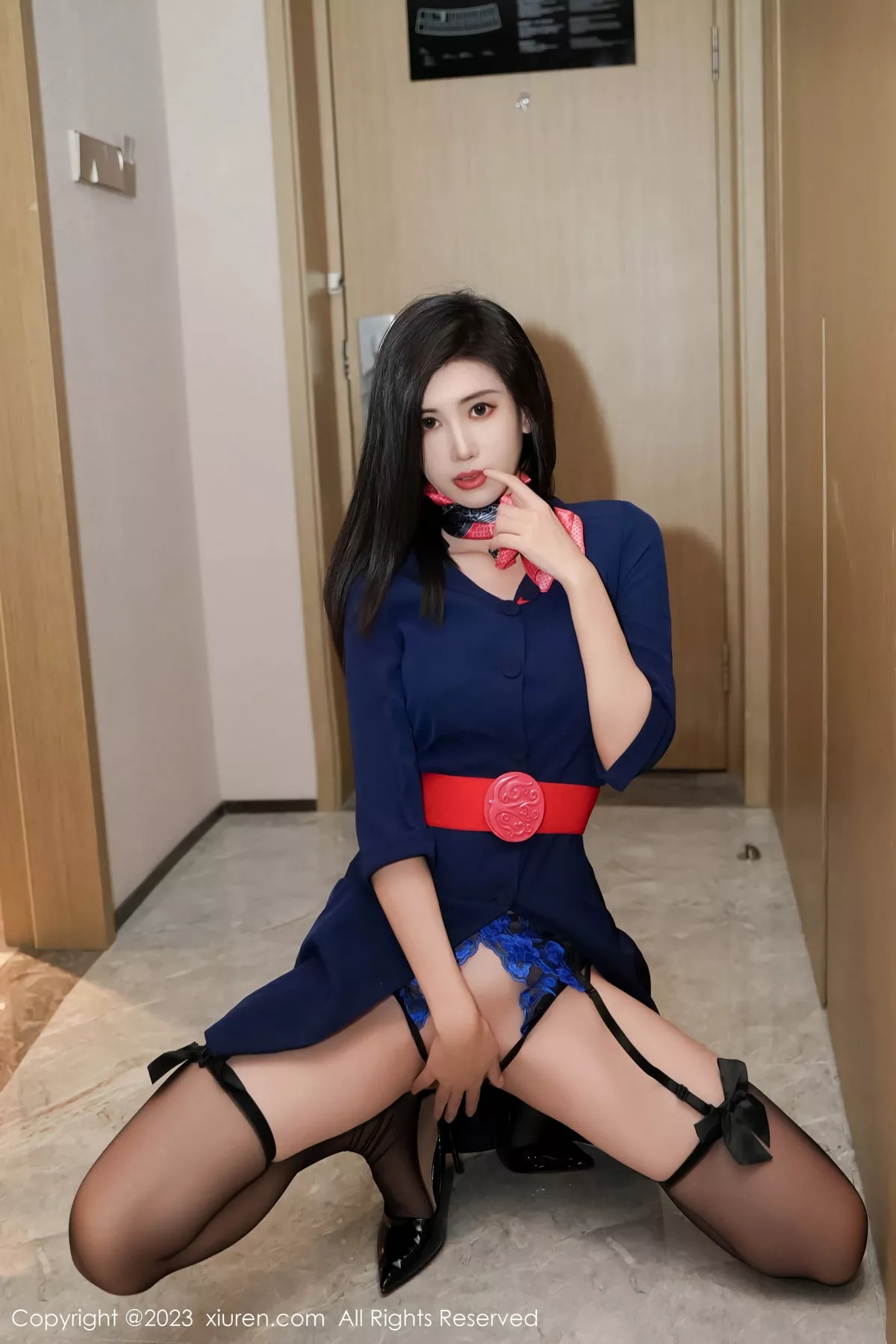 秀人集.com_[XiuRen秀人网]No.7654_模特章芃芃性感蓝色空姐制服露蓝黑色内衣秀曼妙身姿诱惑写真92P