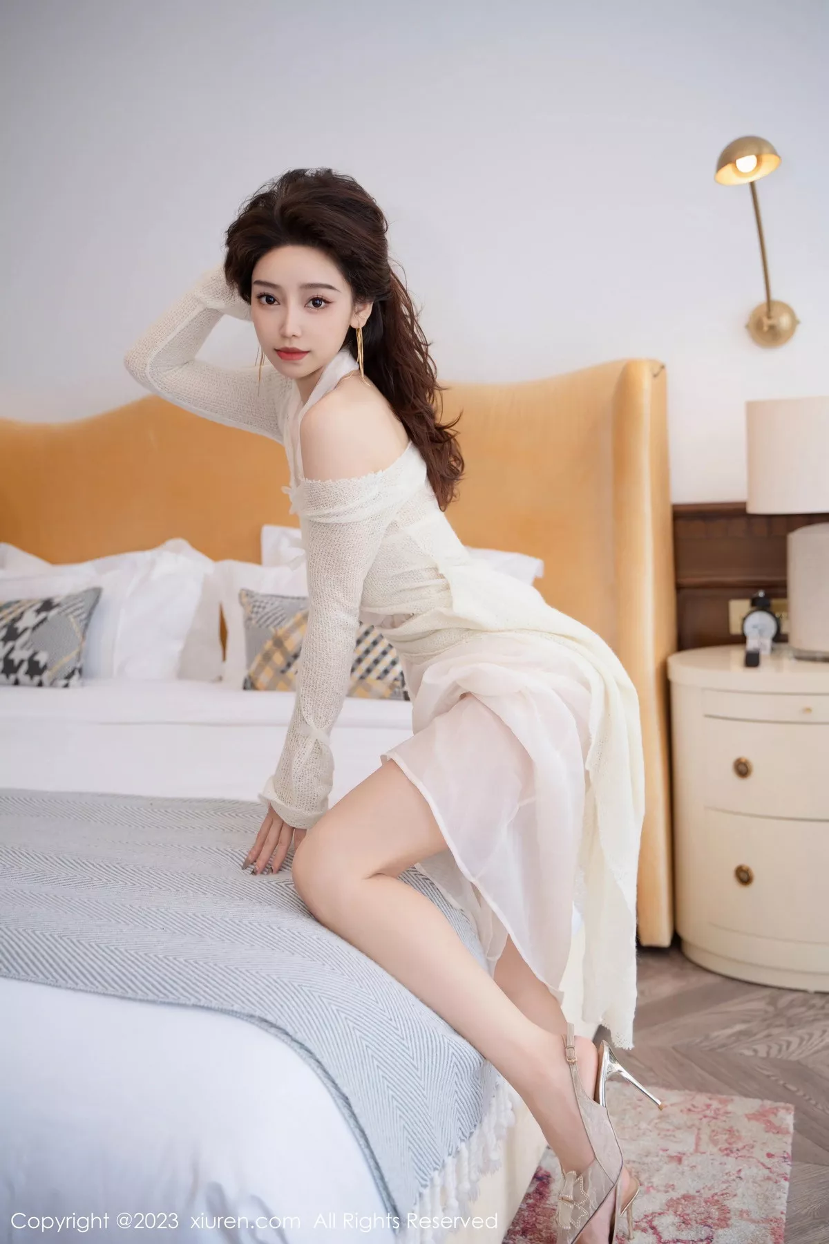秀人集.com_[XiuRen秀人网]No.7658_模特苏曼兮性感白色薄纱长裙露白色丁字裤秀翘臀美腿诱惑写真97P