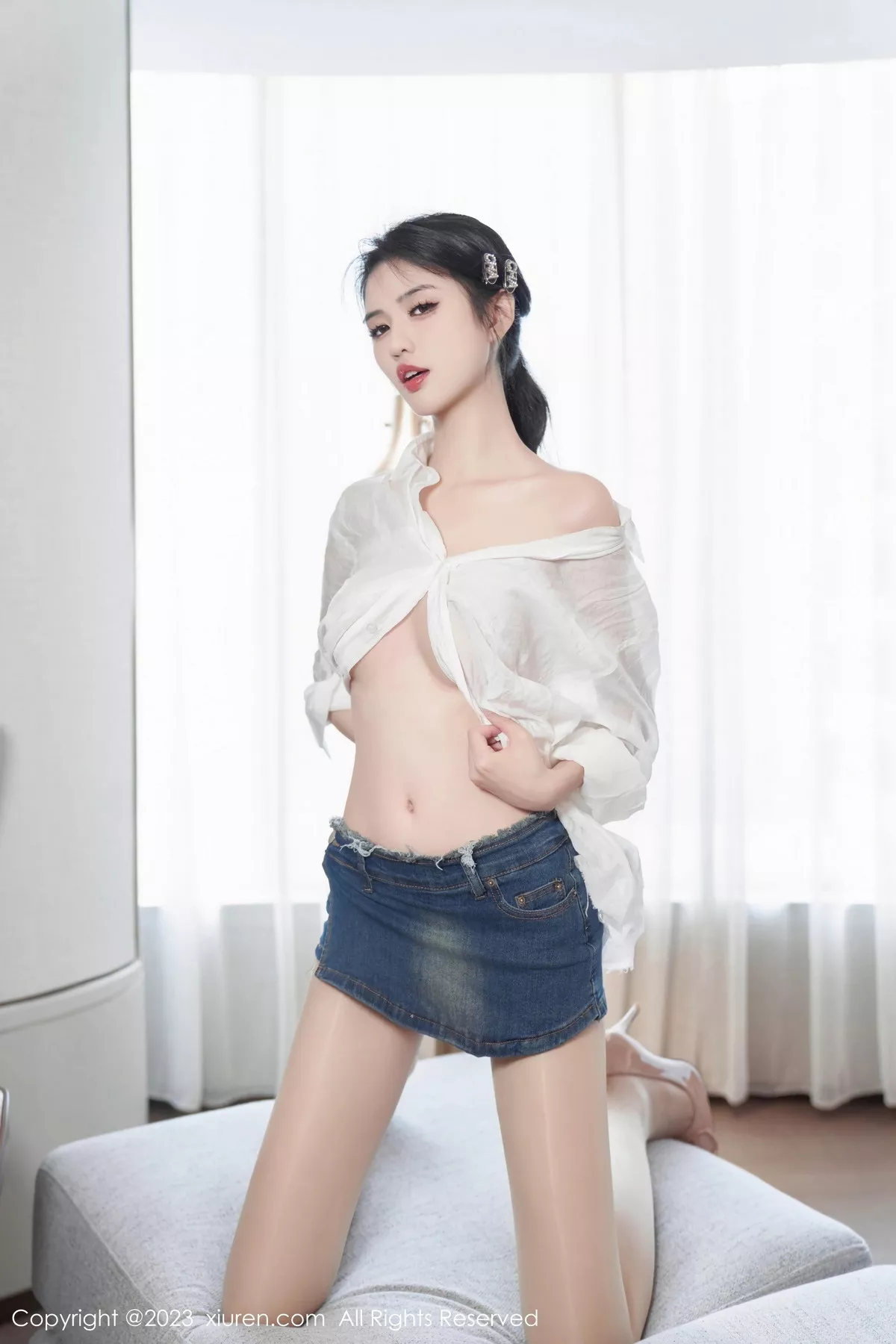 秀人集.com_[XiuRen秀人网]No.7667_模特浅浅Danny性感白T配牛仔短裙露闪亮肉丝秀美腿诱惑写真89P