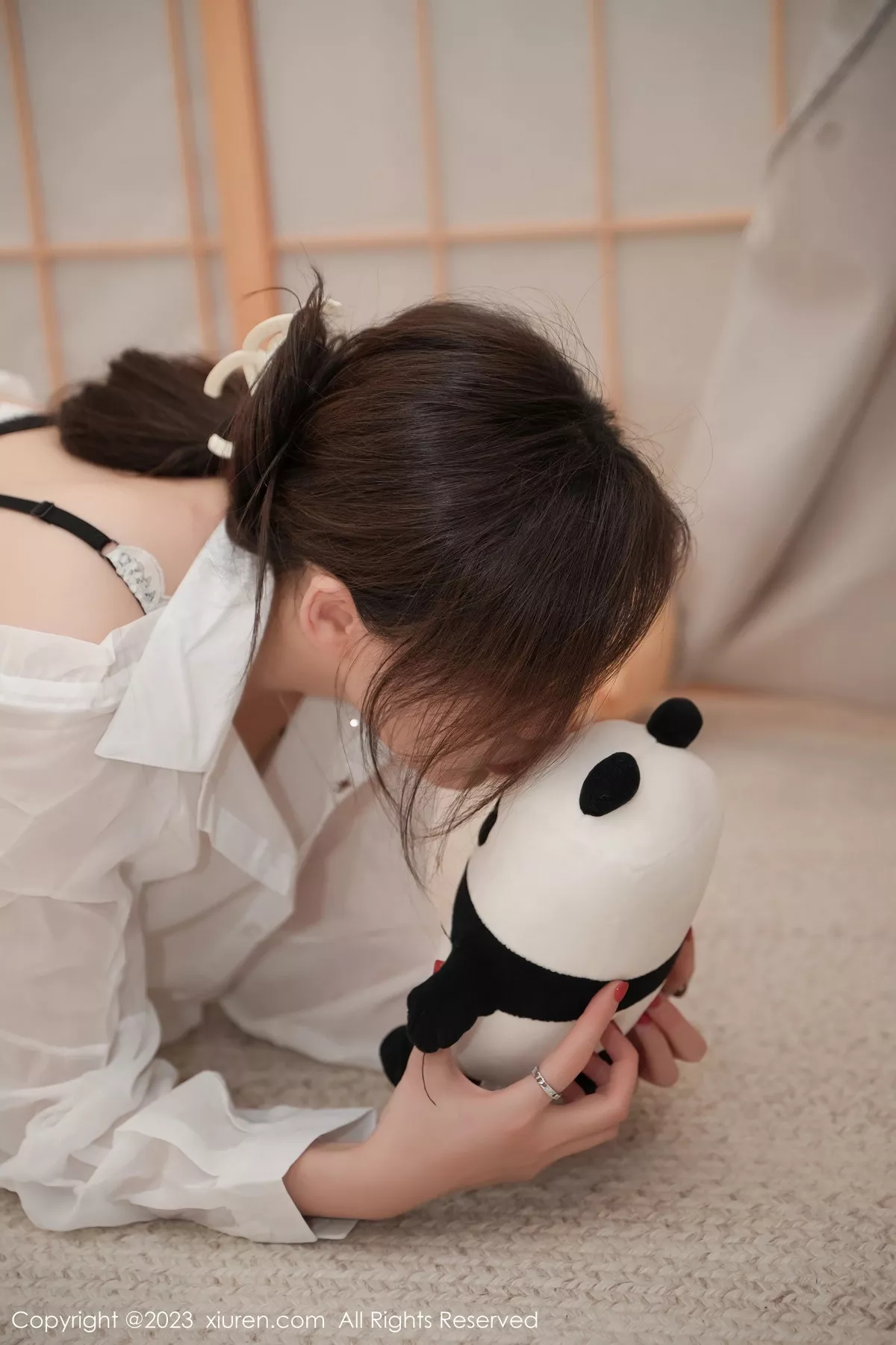 秀人集.com_[XiuRen秀人网]No.7672_女神Carol周妍希白色薄透衬衫配白丝吊袜秀丰满身材诱惑写真81P