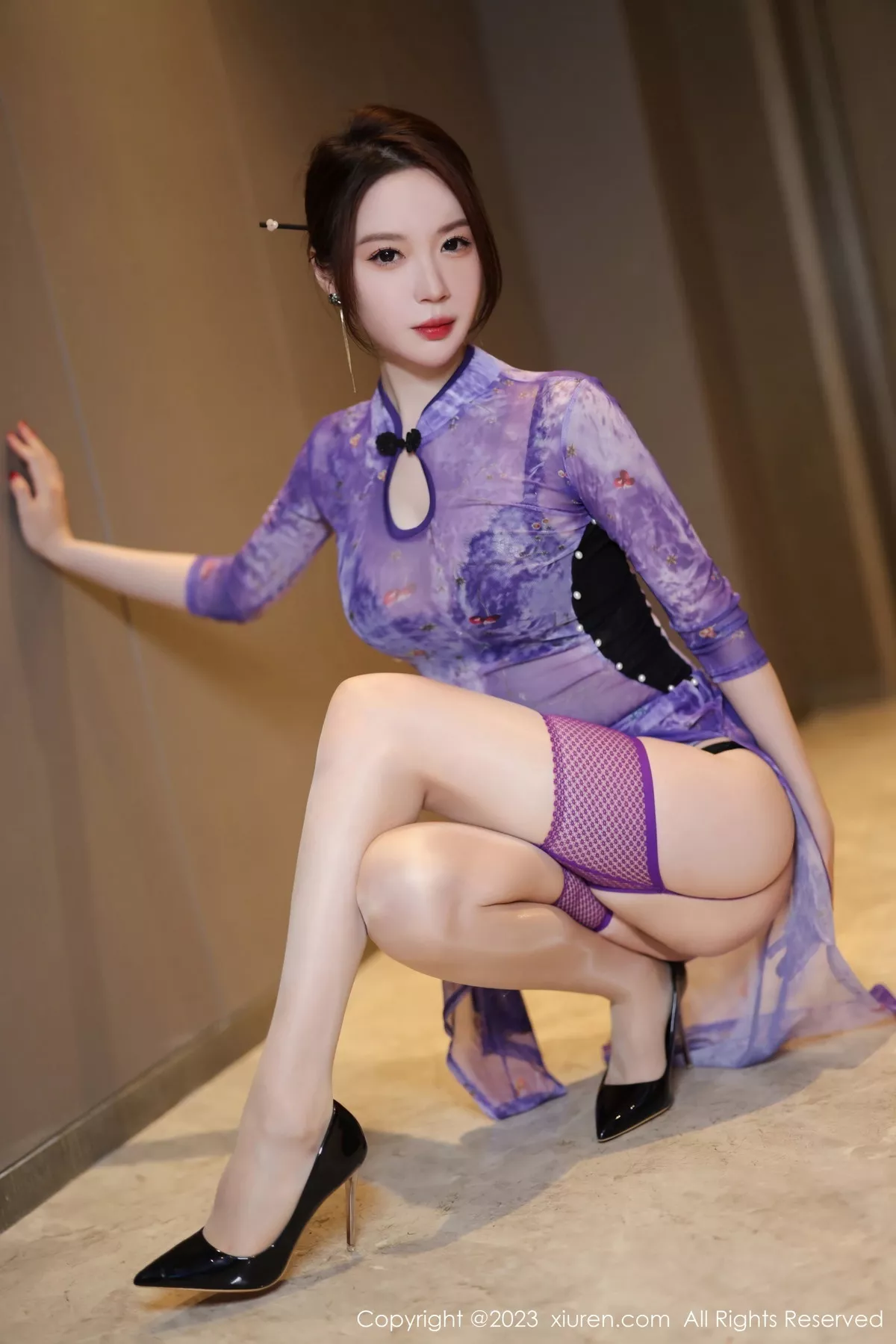 秀人集.com_[XiuRen秀人网]No.7673_模特梦心玥性感紫色连衣裙露黑色蕾丝内衣配紫丝吊袜诱惑写真86P