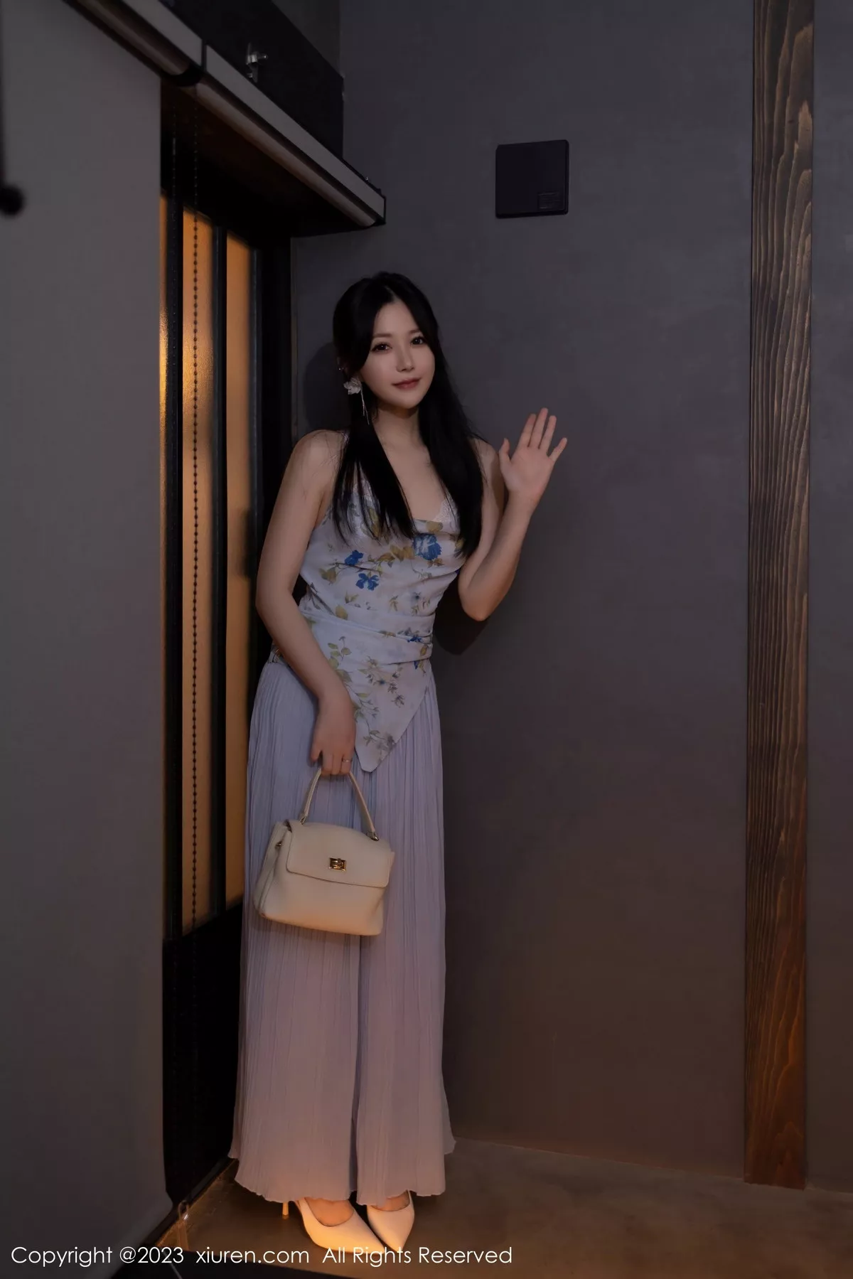 秀人集.com_[XiuRen秀人网]No.7681_模特鱼子酱Fish情节拍摄性感蓝灰上衣配长裙秀曼妙身姿诱惑写真81P