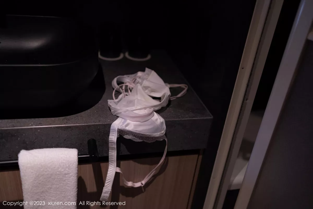 秀人集.com_[XiuRen秀人网]No.7681_模特鱼子酱Fish情节拍摄性感蓝灰上衣配长裙秀曼妙身姿诱惑写真81P