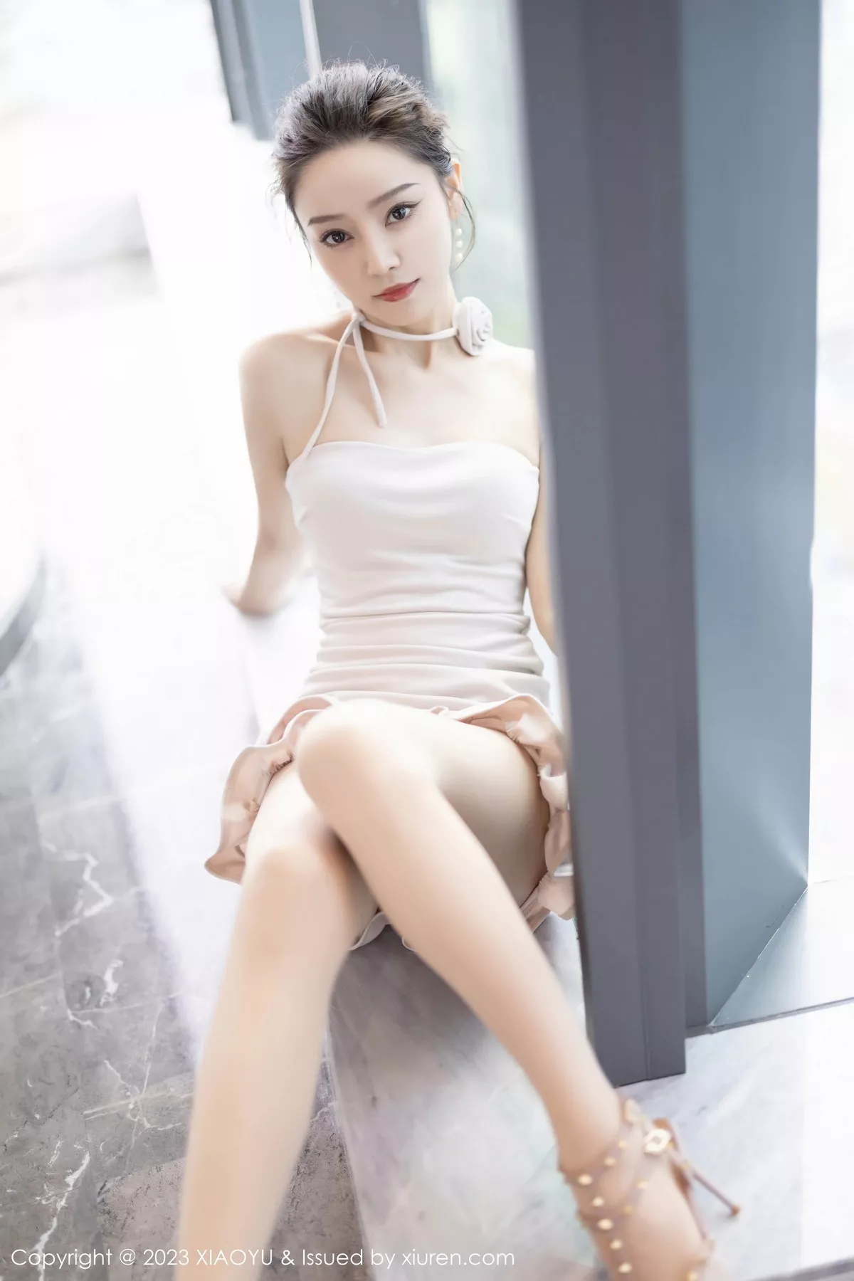 秀人集.com_[XiaoYu画语界]Vol.1132_模特苏曼兮性感白色露肩裙配超薄无内肉丝秀丰腴美臀诱惑写真81P