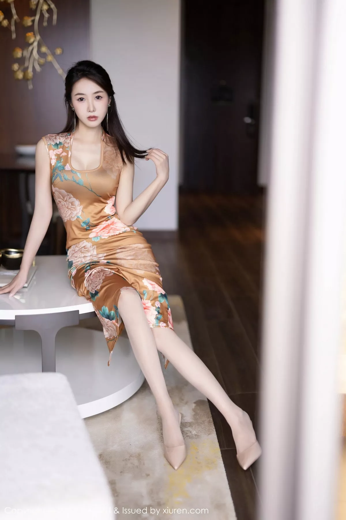 秀人集.com_[XiaoYu画语界]Vol.1133_模特苏苏阿私房性感暖色旗袍+粉色连体内衣秀曼妙身姿诱惑写真82P