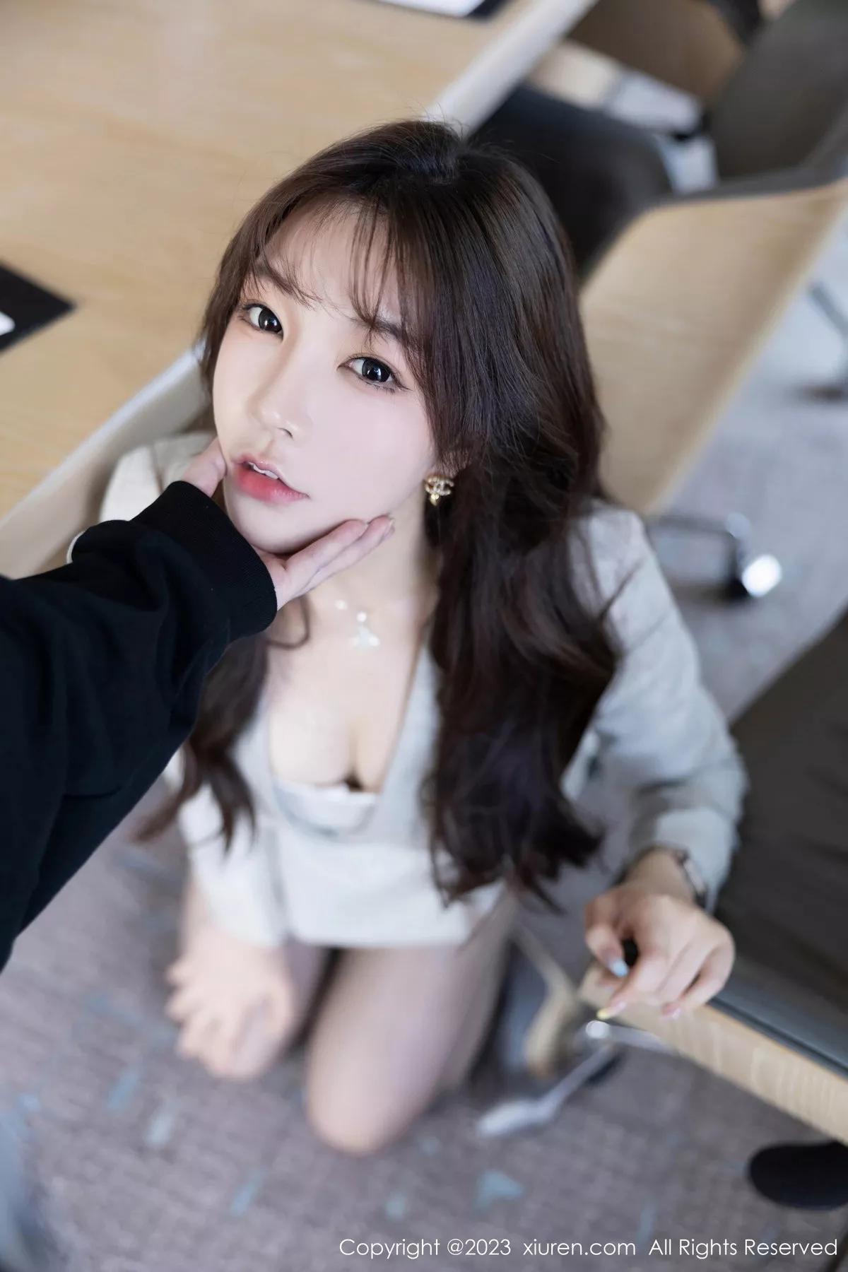 秀人集.com_[XiuRen秀人网]No.7577_女神徐莉芝Booty性感职员Ol短裙露超薄黑丝秀曼妙身姿诱惑写真102P