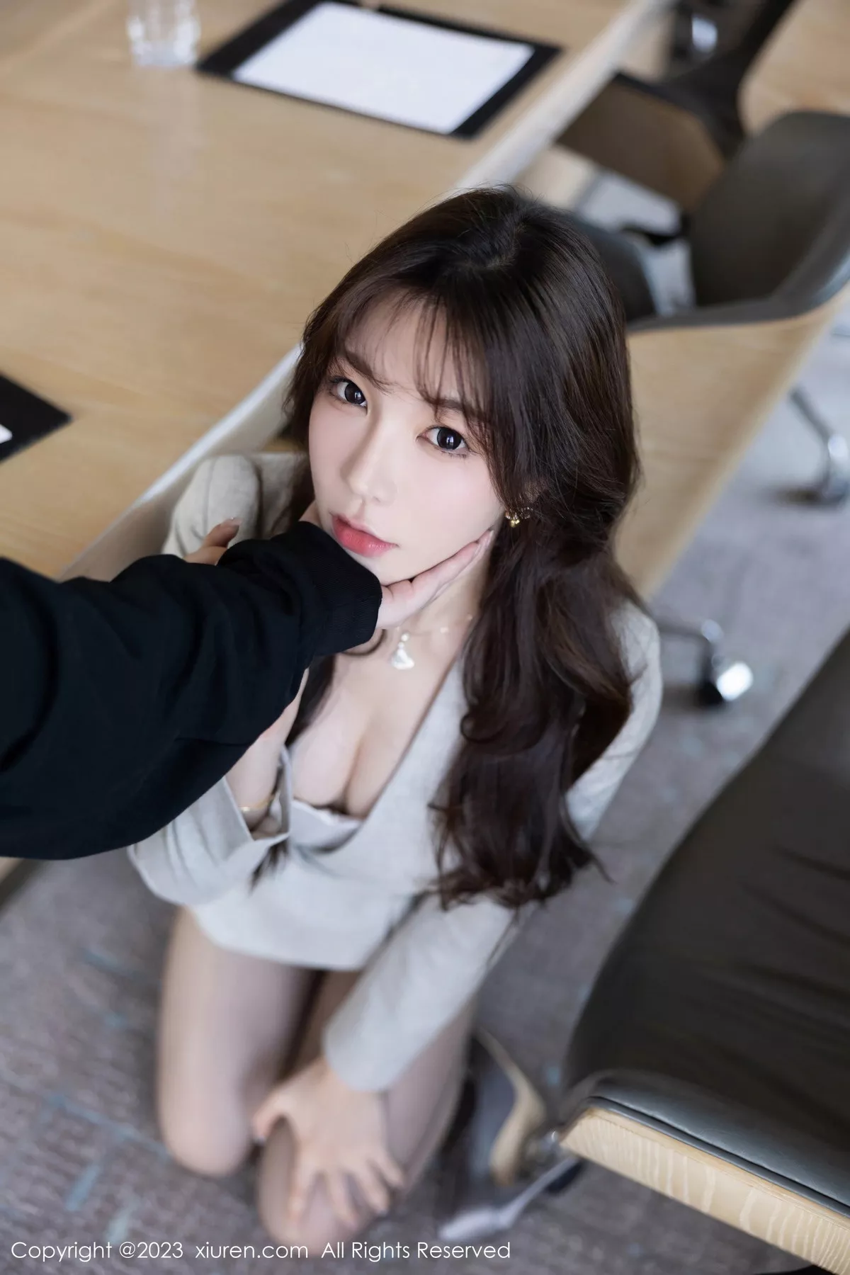 秀人集.com_[XiuRen秀人网]No.7577_女神徐莉芝Booty性感职员Ol短裙露超薄黑丝秀曼妙身姿诱惑写真102P