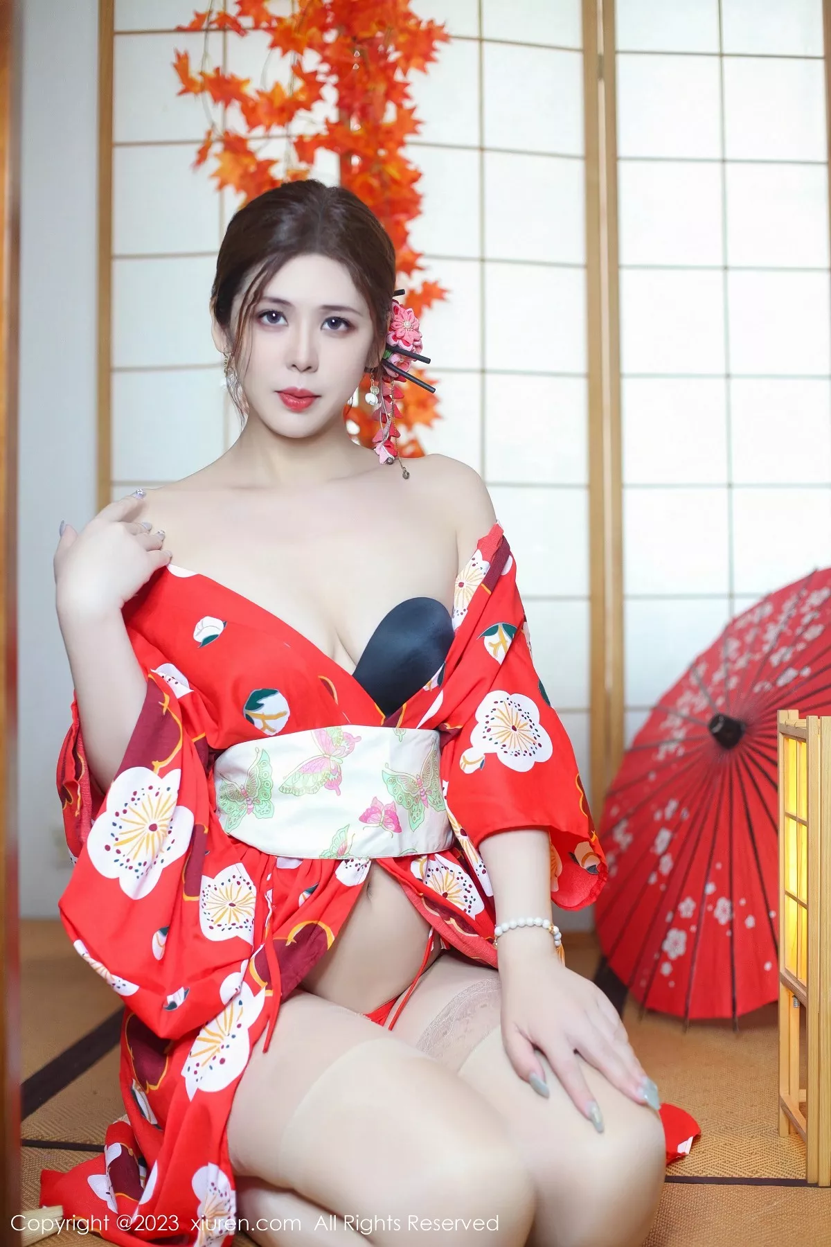 秀人集.com_[XiuRen秀人网]No.7736_模特月野兔美妞性感红色和服配蕾丝肉丝袜秀曼妙身姿诱惑写真54P