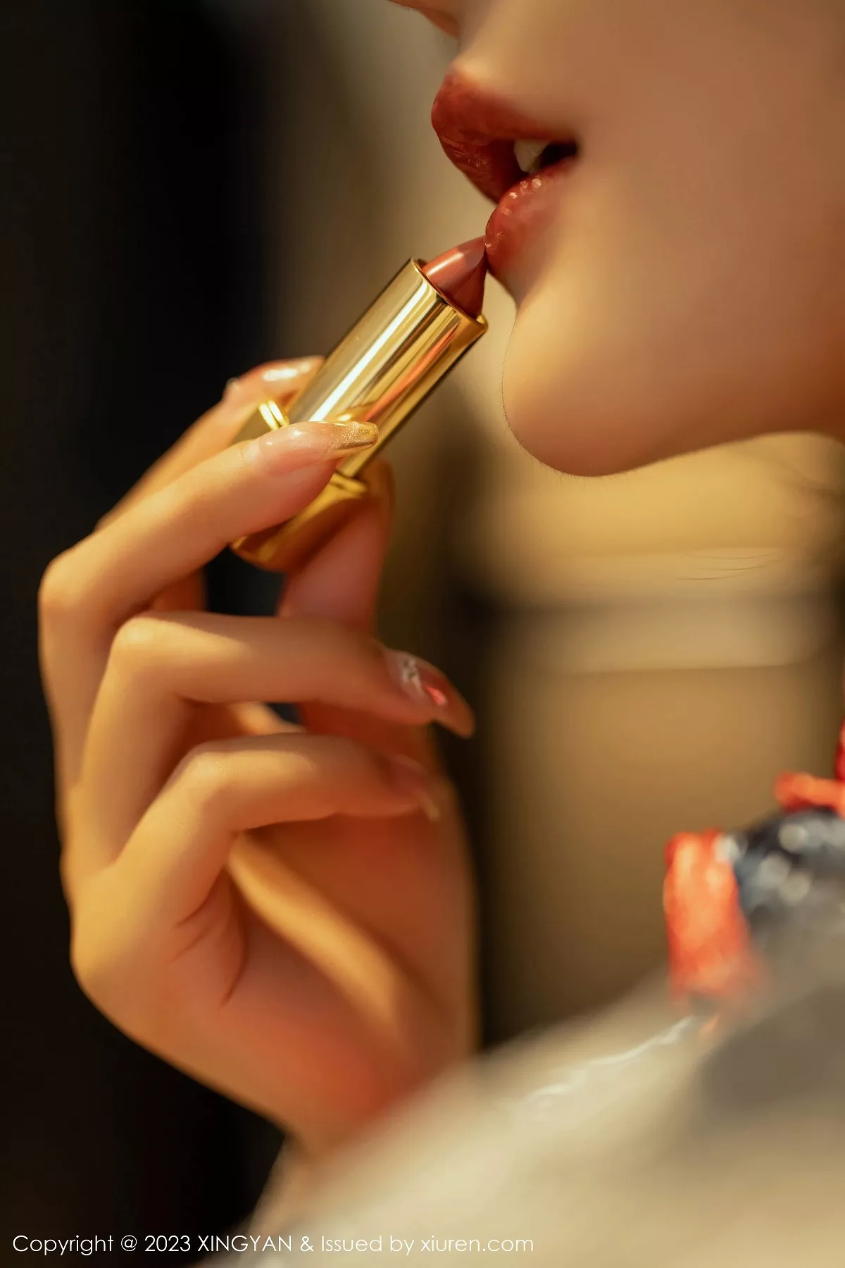 秀人集.com_[XINGYAN星颜社]VOL.219_女神Emily尹菲脱空姐制服露性感黑色内衣配超薄肉丝诱惑写真84P