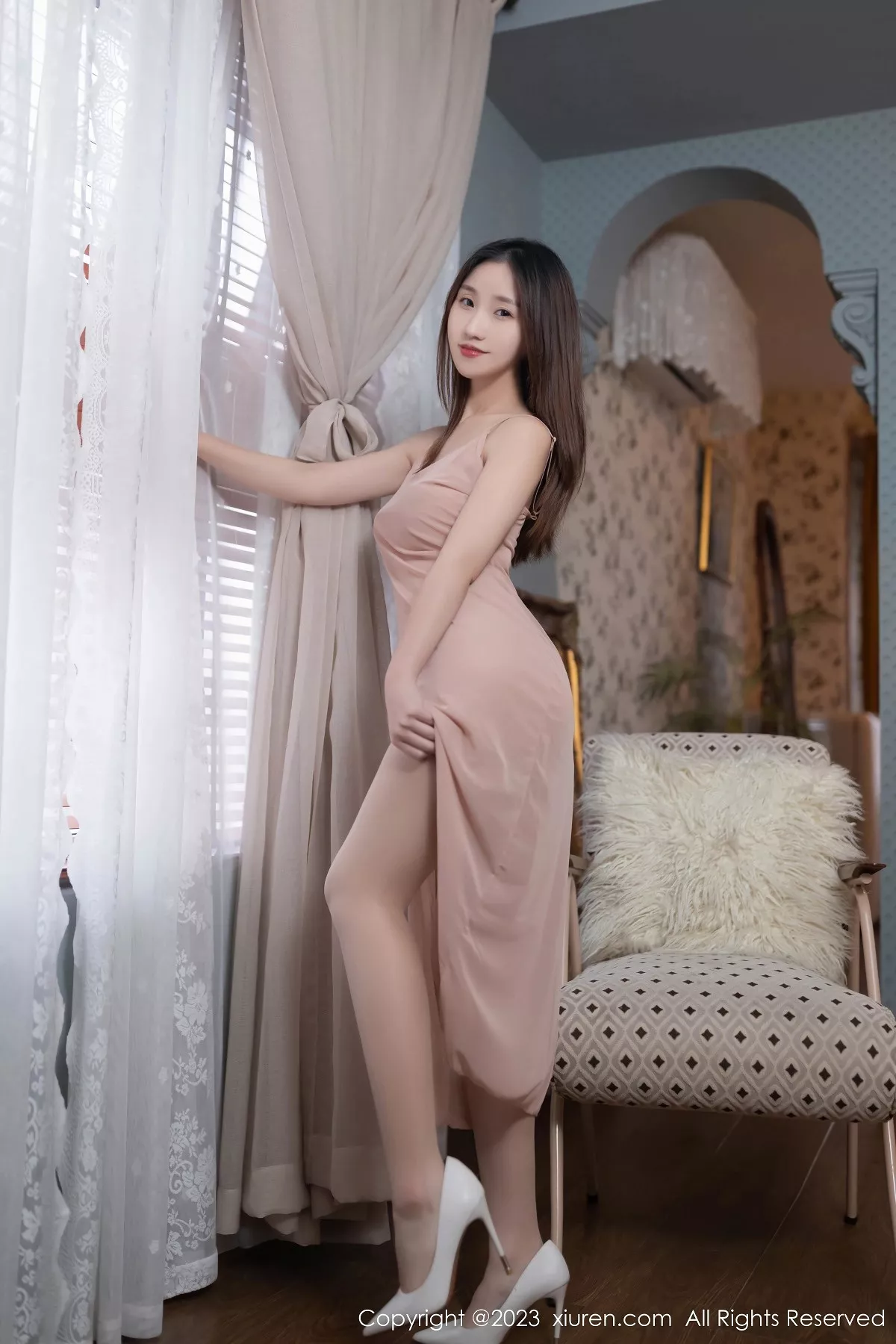 秀人集.com_[XiuRen秀人网]No.7738_模特杏子Yada性感暖灰连衣长裙配原色丝袜秀曼妙身姿诱惑写真79P