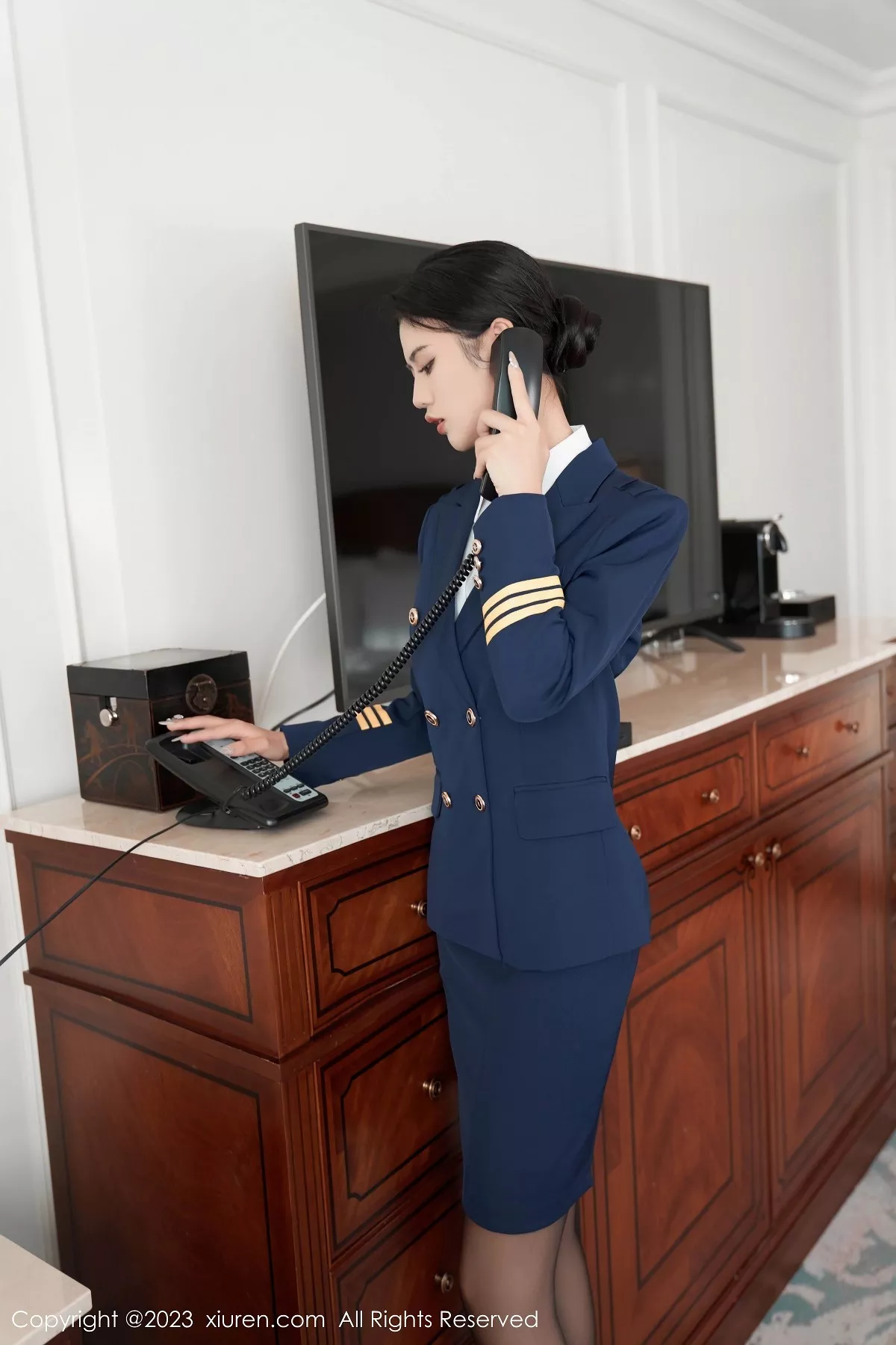 秀人集.com_[XiuRen秀人网]No.7737_模特浅浅Danny秘书角色装扮脱Ol制服露红色蕾丝内衣诱惑写真76P