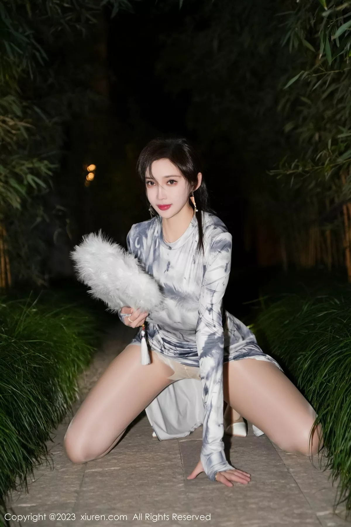 秀人集.com_[XiuRen秀人网]No.7744_女神Carol周妍希户外性感长旗袍露白色内衣秀完美身材诱惑写真77P