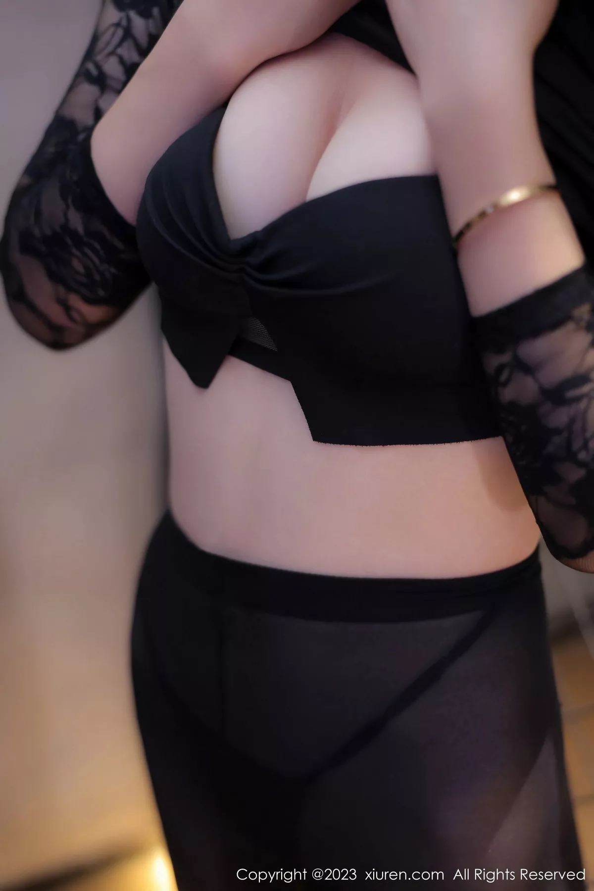 秀人集.com_[XiuRen秀人网]No.7751_新人模特韩系学妹黑色网纹上衣露轻透内衣配超薄黑丝魅惑写真101P