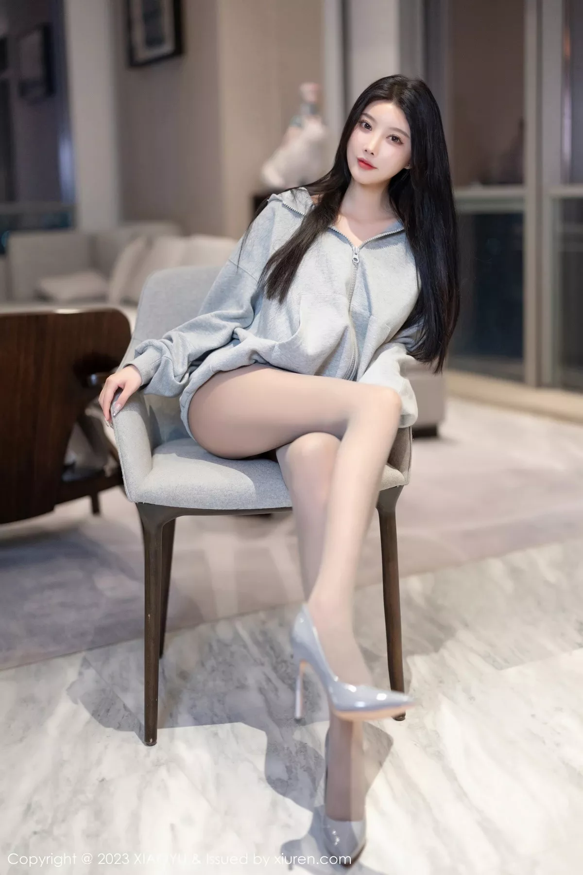 秀人集.com_[XiaoYu画语界]Vol.1156_女神杨晨晨Yome灰色蕾丝内衣配开档灰丝秀丰腴身材诱惑写真100P