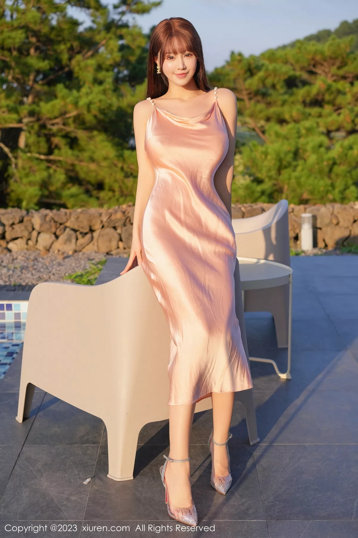 秀人集.com_[XiuRen秀人网]No.7747_女神朱可儿Flora性感吊带长裙+粉色情趣服饰秀丰满身材诱惑写真70P