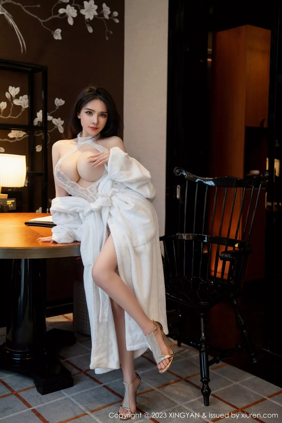 秀人集.com_[XINGYAN星颜社]VOL.220_模特潘娇娇性感白色浴袍露白色蕾丝情趣内衣秀豪乳极致诱惑写真76P