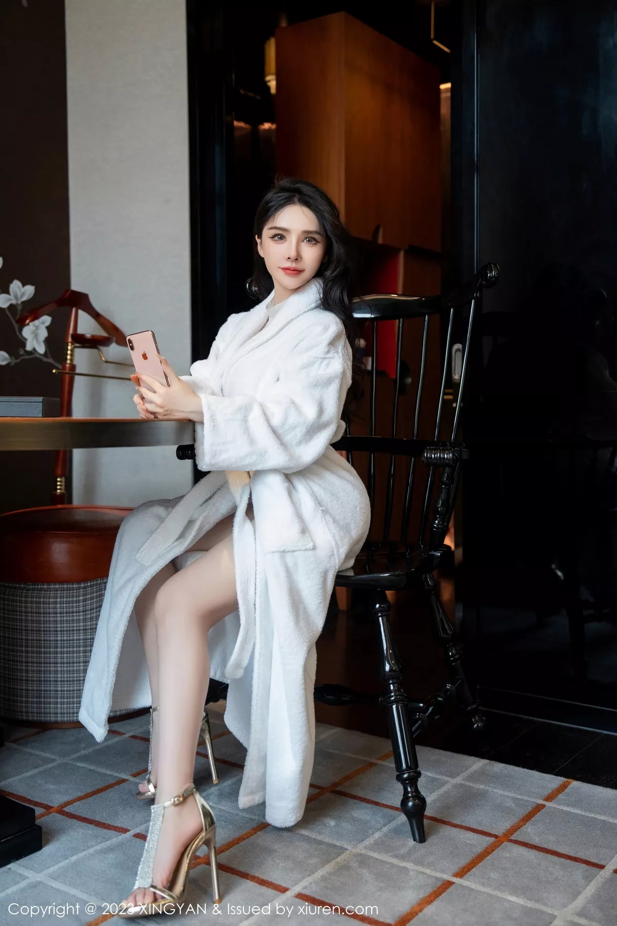 秀人集.com_[XINGYAN星颜社]VOL.220_模特潘娇娇性感白色浴袍露白色蕾丝情趣内衣秀豪乳极致诱惑写真76P