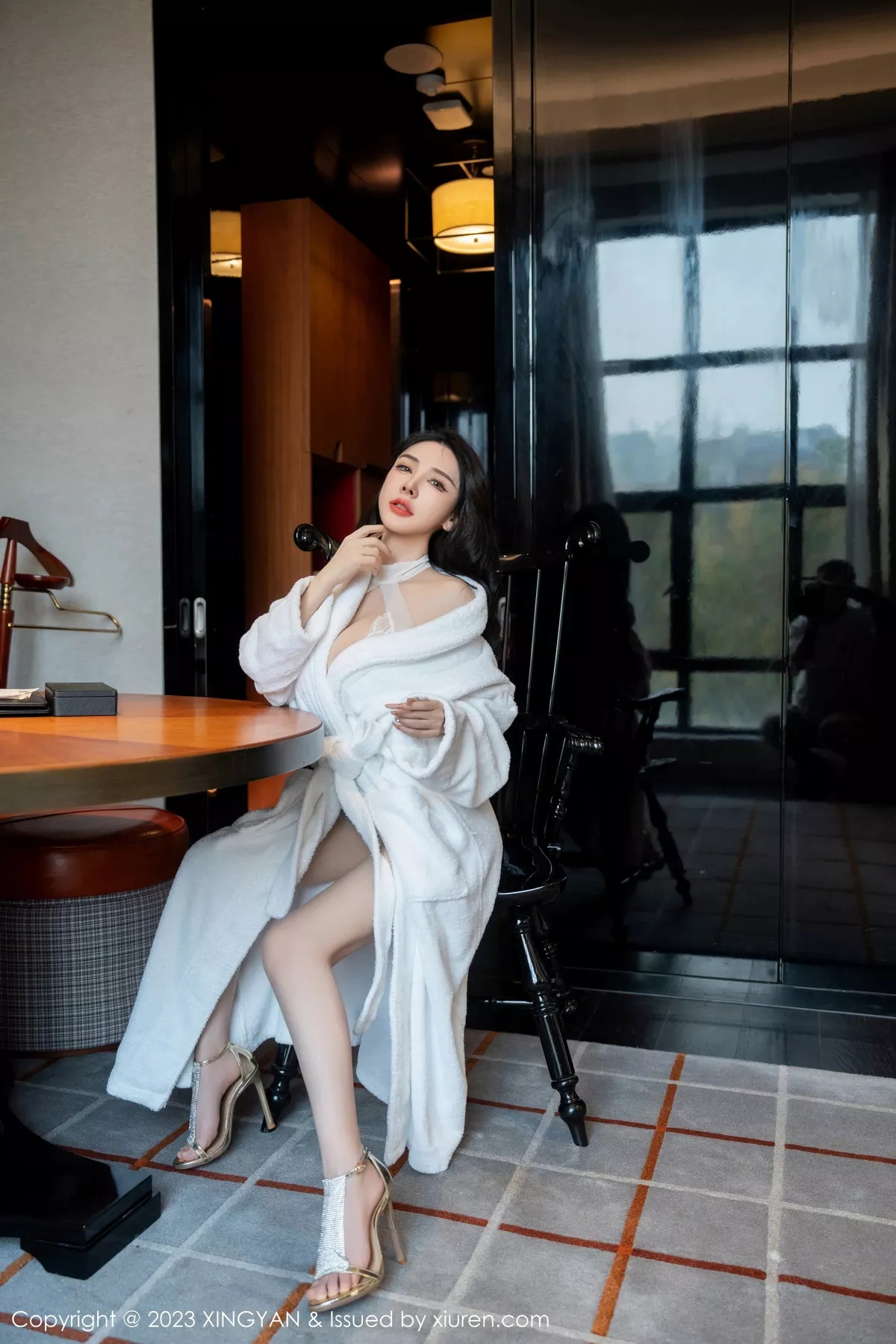 秀人集.com_[XINGYAN星颜社]VOL.220_模特潘娇娇性感白色浴袍露白色蕾丝情趣内衣秀豪乳极致诱惑写真76P