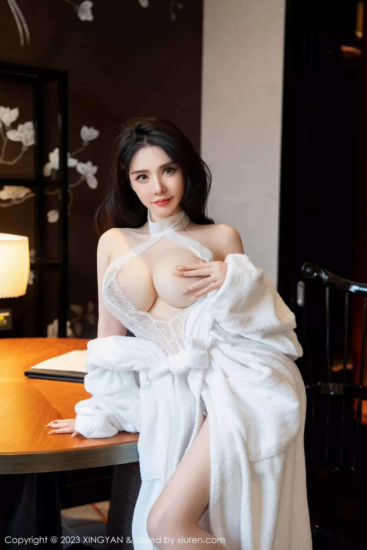 秀人集.com_[XINGYAN星颜社]VOL.220_模特潘娇娇性感白色浴袍露白色蕾丝情趣内衣秀豪乳极致诱惑写真76P