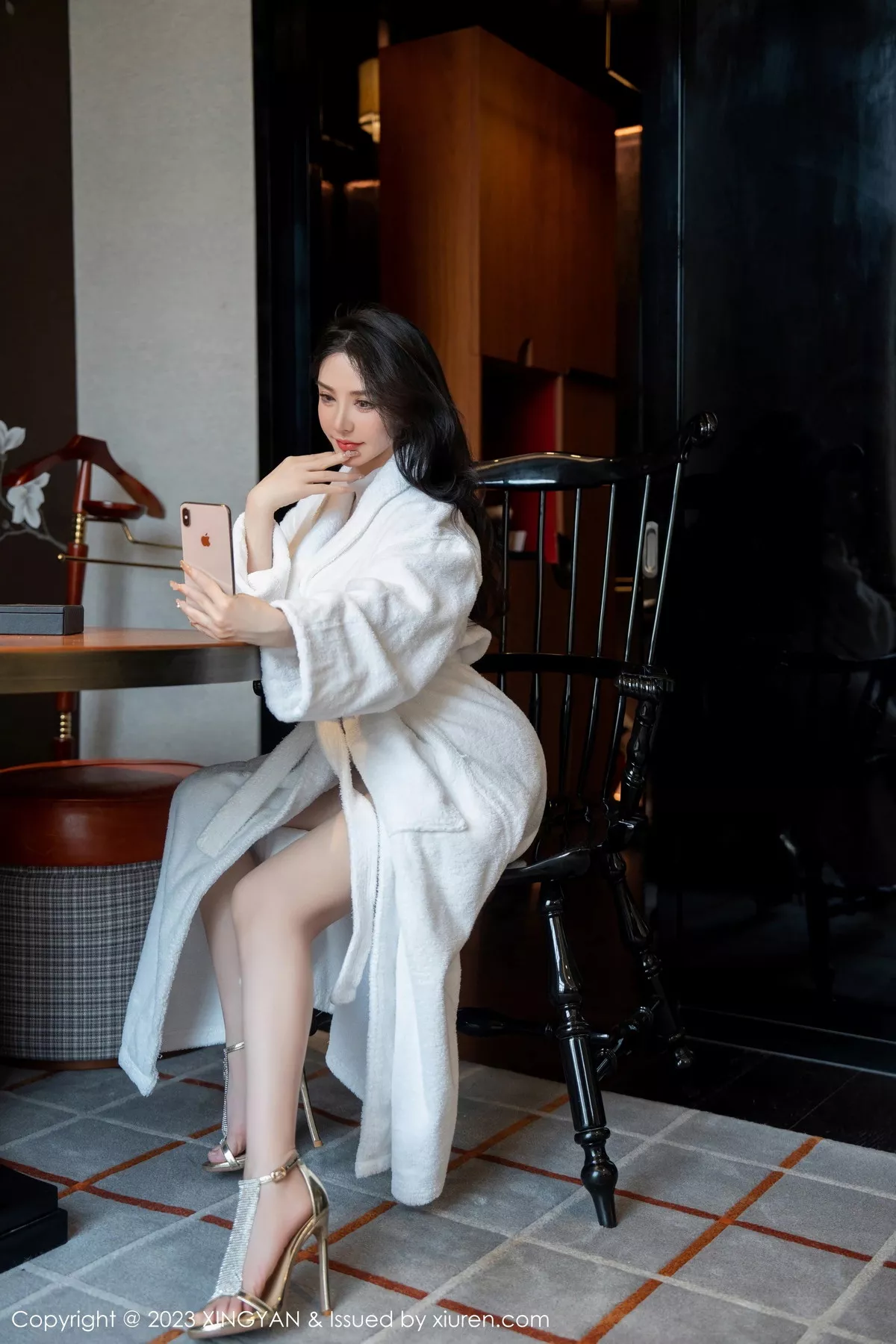 秀人集.com_[XINGYAN星颜社]VOL.220_模特潘娇娇性感白色浴袍露白色蕾丝情趣内衣秀豪乳极致诱惑写真76P