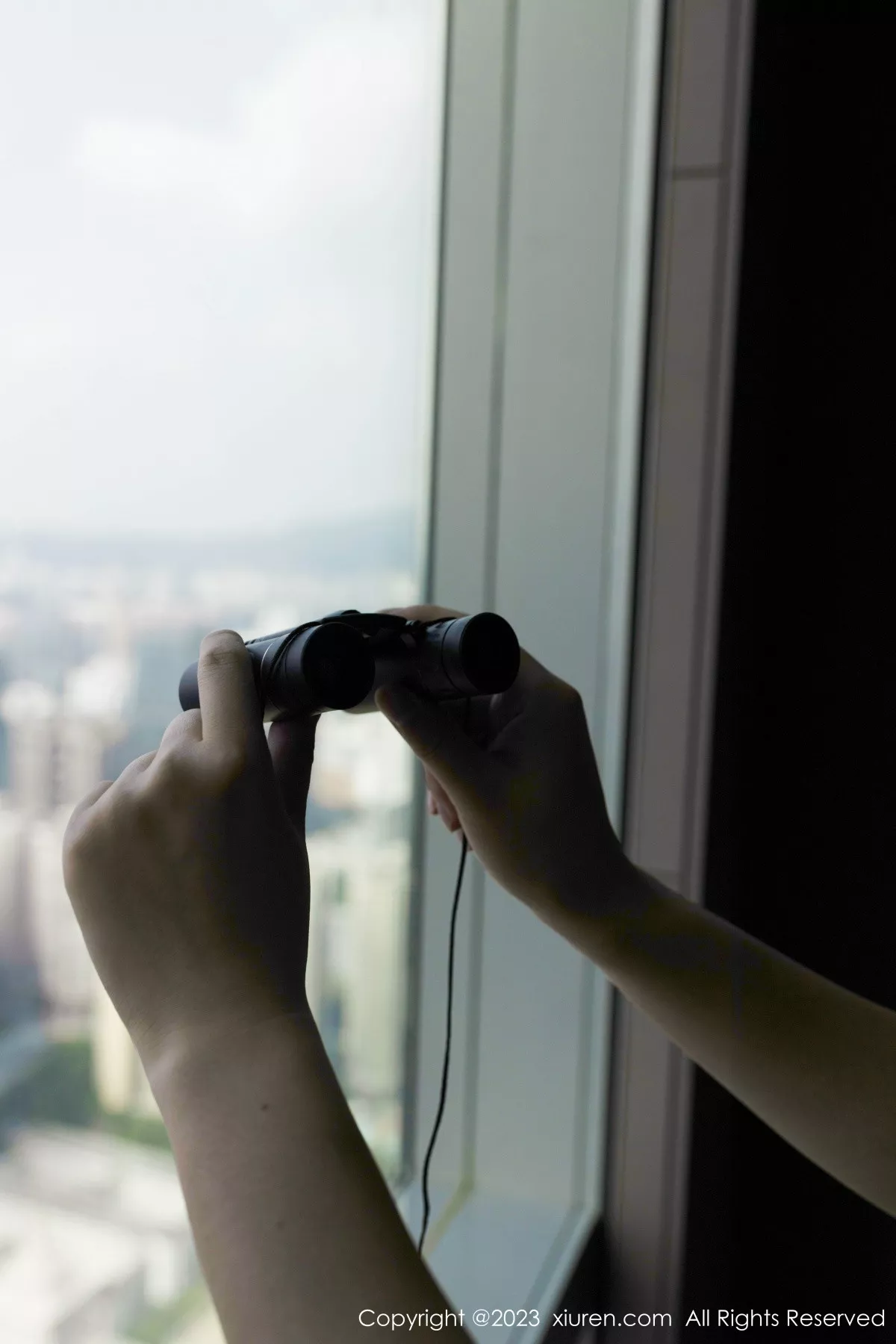 秀人集.com_[XiuRen秀人网]No.7789_模特幼幼性感白色轻透睡衣服饰半脱秀翘臀美腿完美诱惑写真83P