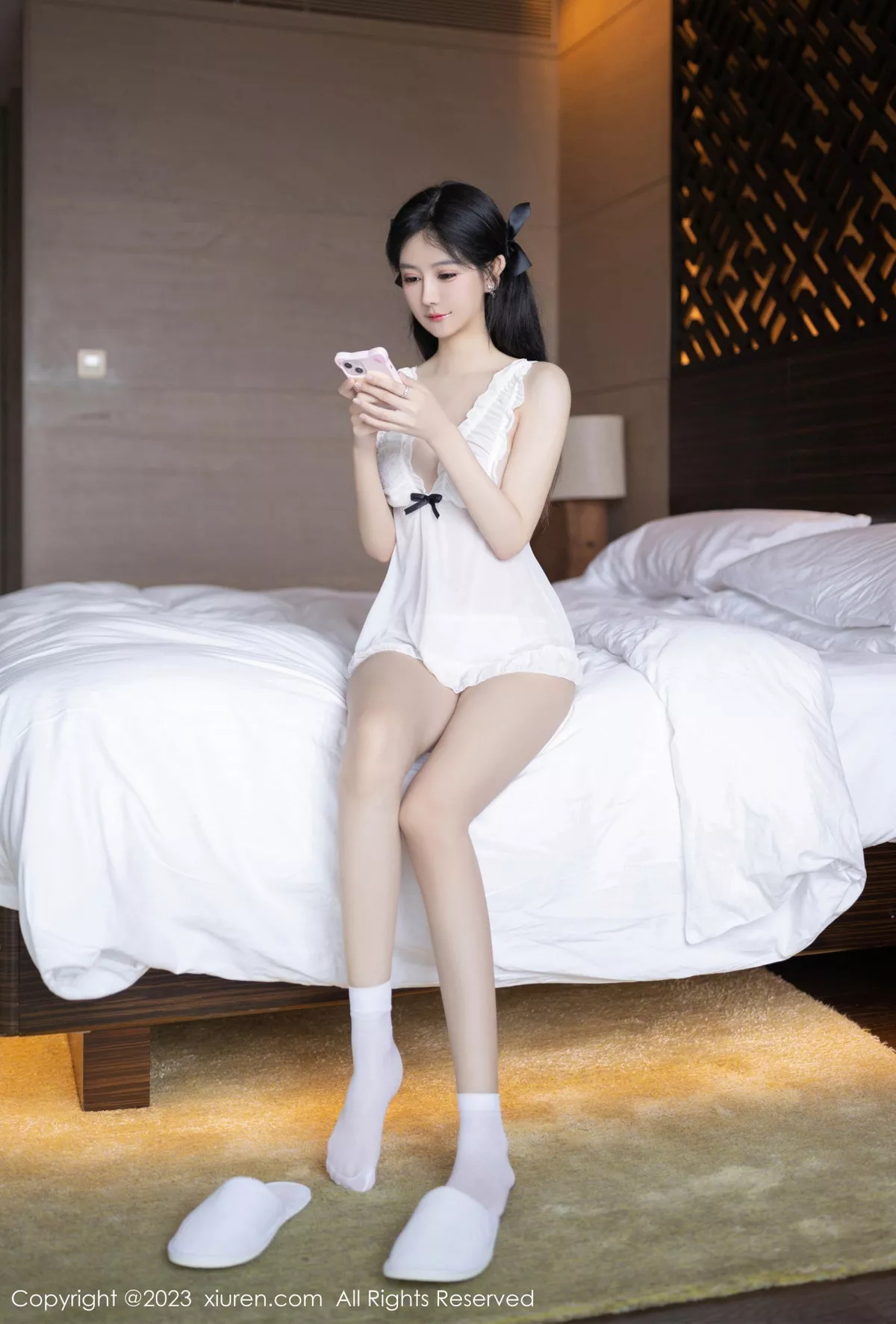 秀人集.com_[XiuRen秀人网]No.7789_模特幼幼性感白色轻透睡衣服饰半脱秀翘臀美腿完美诱惑写真83P