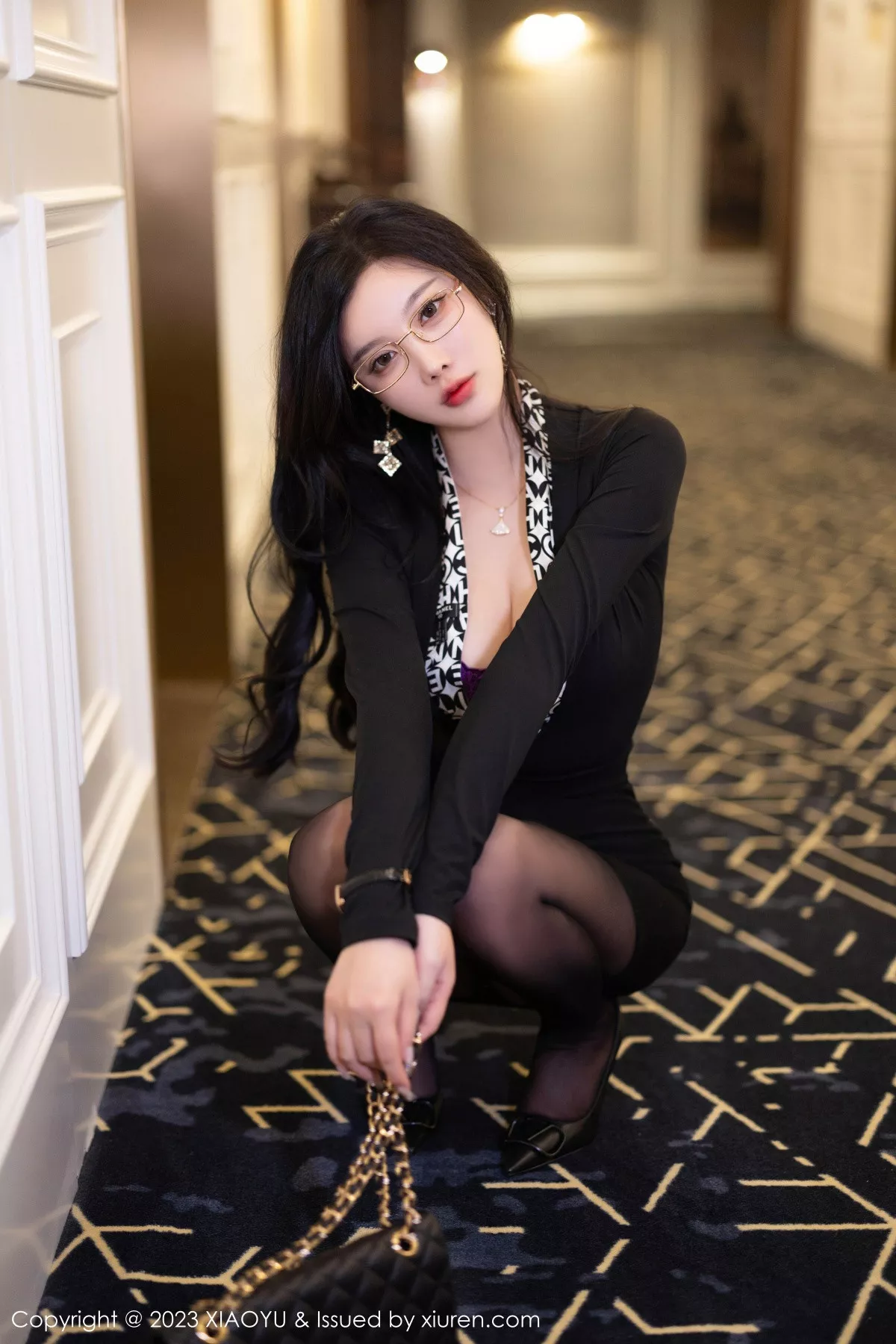 秀人集.com_[XiaoYu画语界]Vol.1160_女神杨晨晨Yome性感黑色连衣短裙露紫色蕾丝内衣完美诱惑写真92P