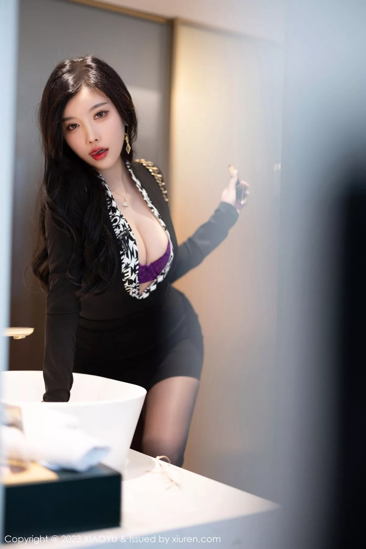 秀人集.com_[XiaoYu画语界]Vol.1160_女神杨晨晨Yome性感黑色连衣短裙露紫色蕾丝内衣完美诱惑写真92P