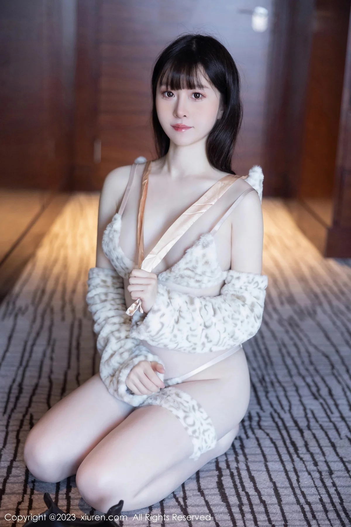 秀人集.com_[XiuRen秀人网]No.7803_模特林悠悠私房性感浅色毛绒卡哇伊服饰秀白嫩肌肤完美诱惑写真85P