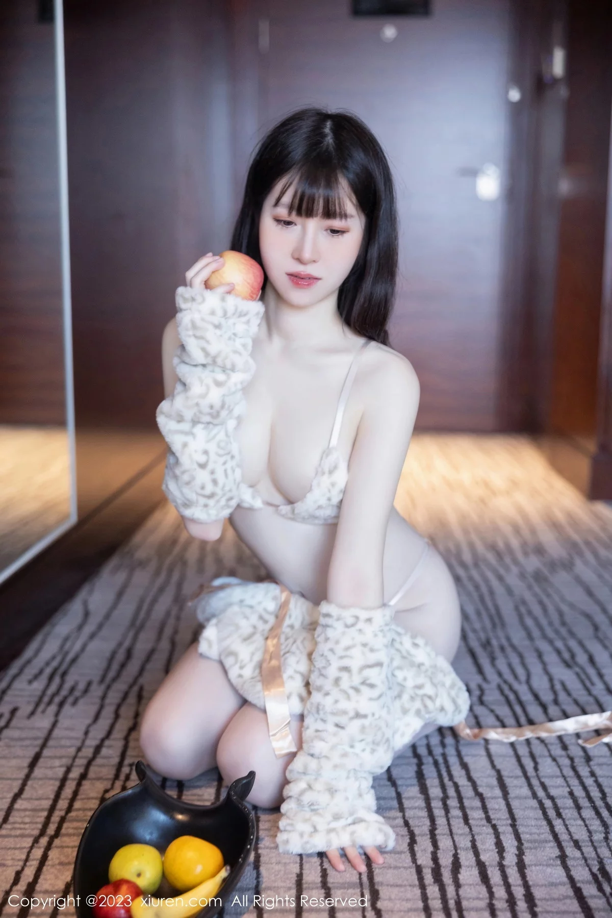 秀人集.com_[XiuRen秀人网]No.7803_模特林悠悠私房性感浅色毛绒卡哇伊服饰秀白嫩肌肤完美诱惑写真85P