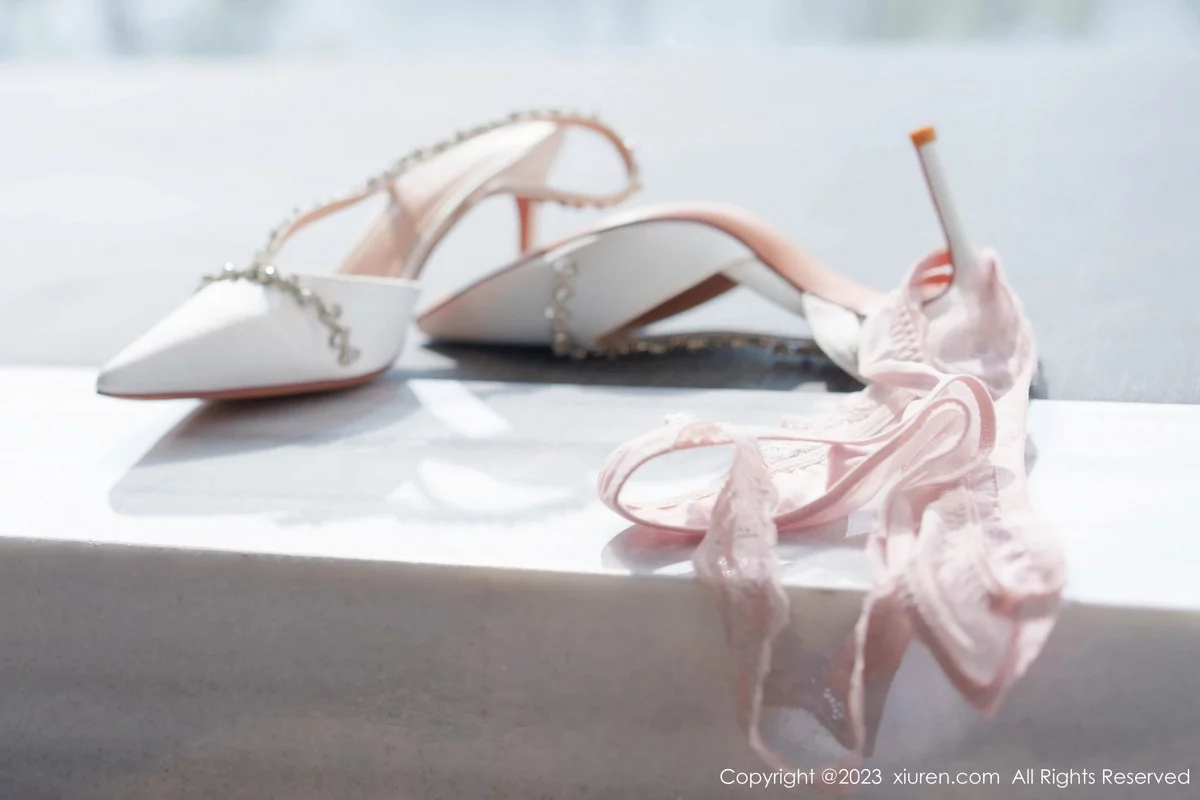 秀人集.com_[XiuRen秀人网]No.7815_女神王雨纯性感白色薄透连衣裙配超薄肉丝秀丰满身材诱惑写真92P